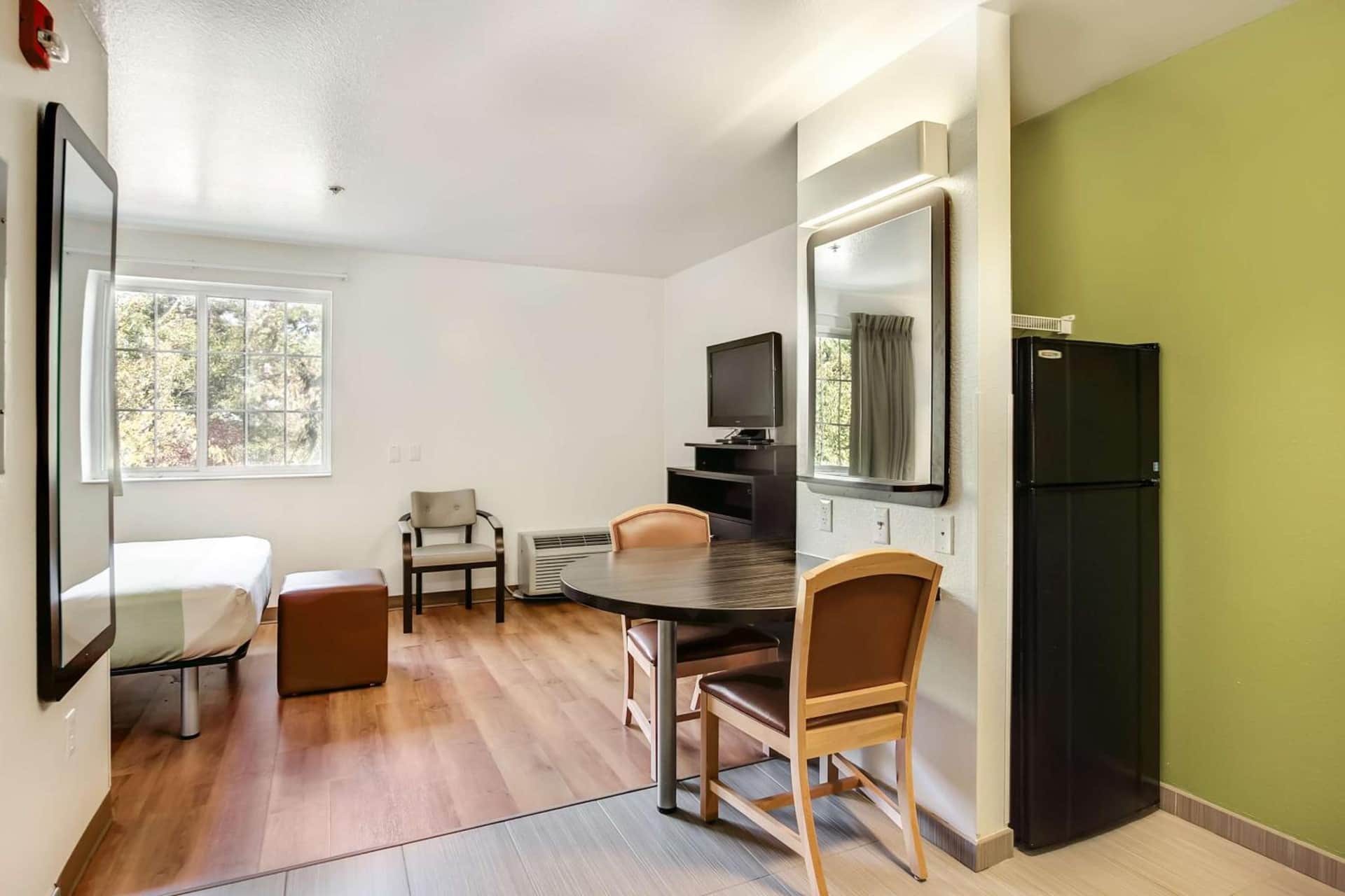 Studio 6-East Brunswick, NJ - NYC Area