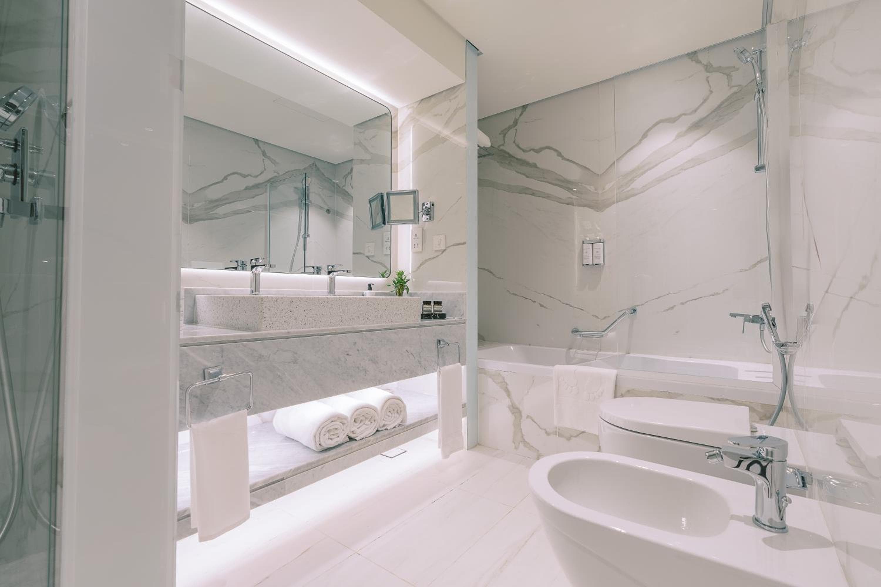 Khalidia Palace Hotel Dubai by Mourouj Gloria