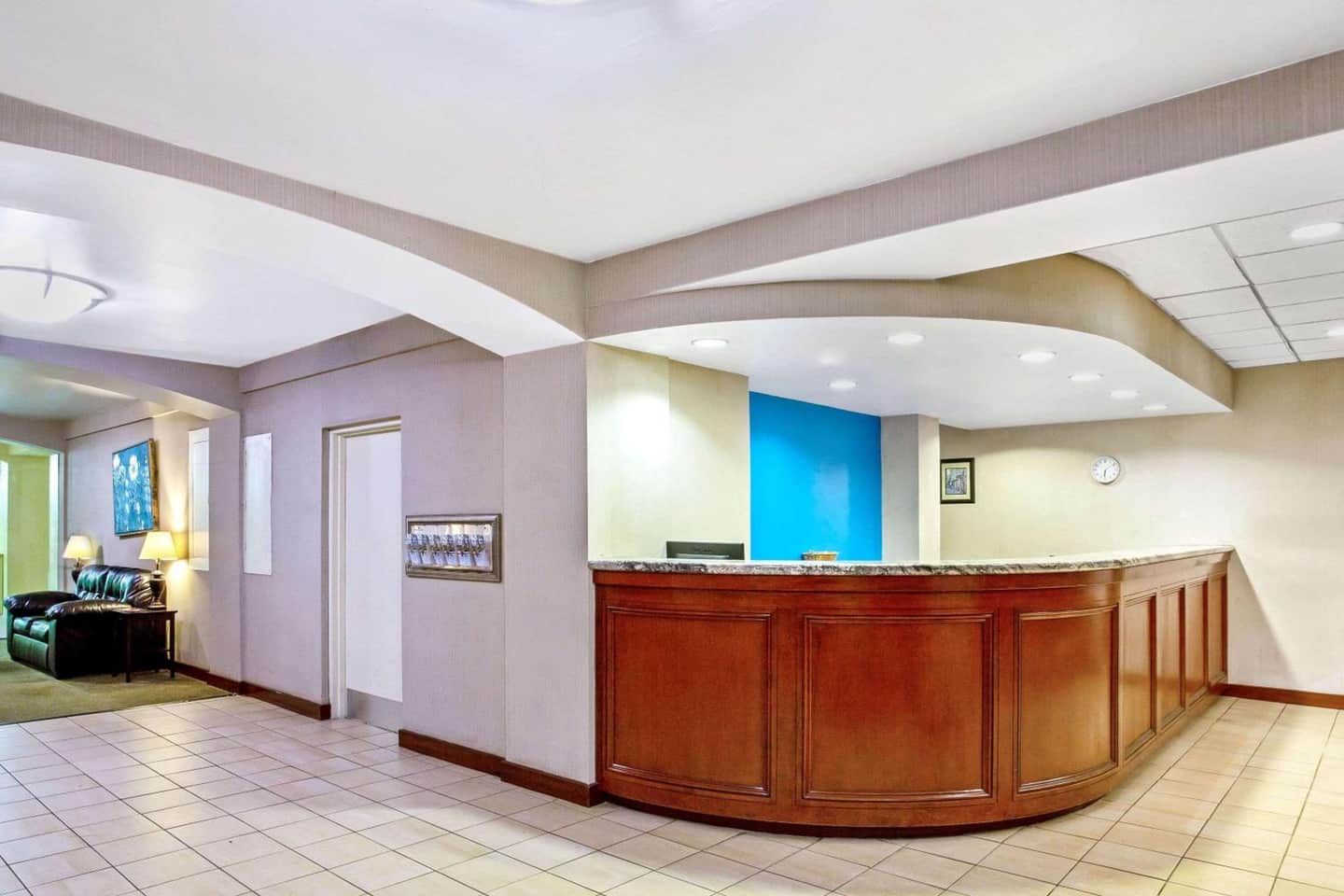 La Quinta by Wyndham Stamford / New York City