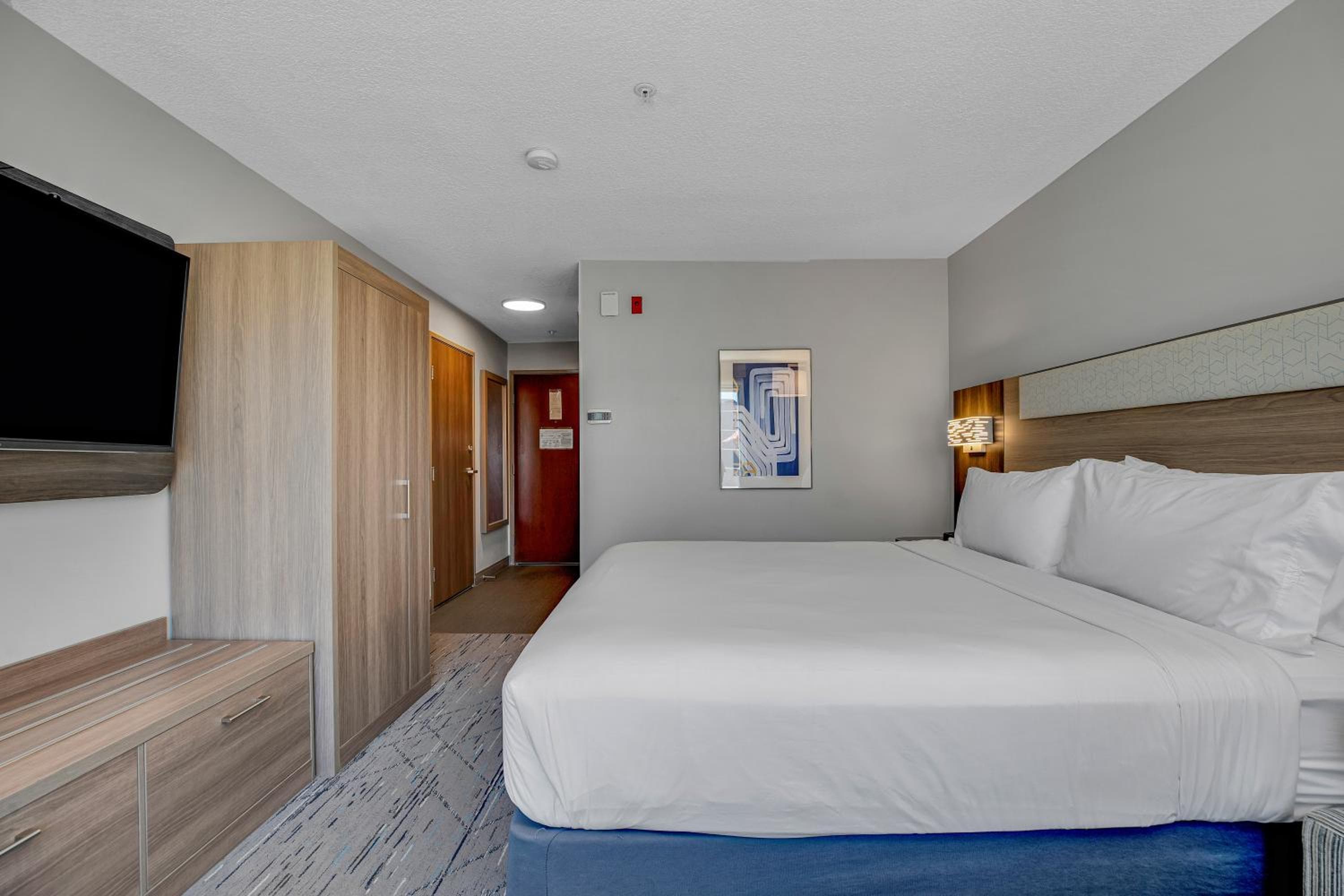 Holiday Inn Express Hotel & Suites Portland - Jantzen Beach, an IHG Hotel
