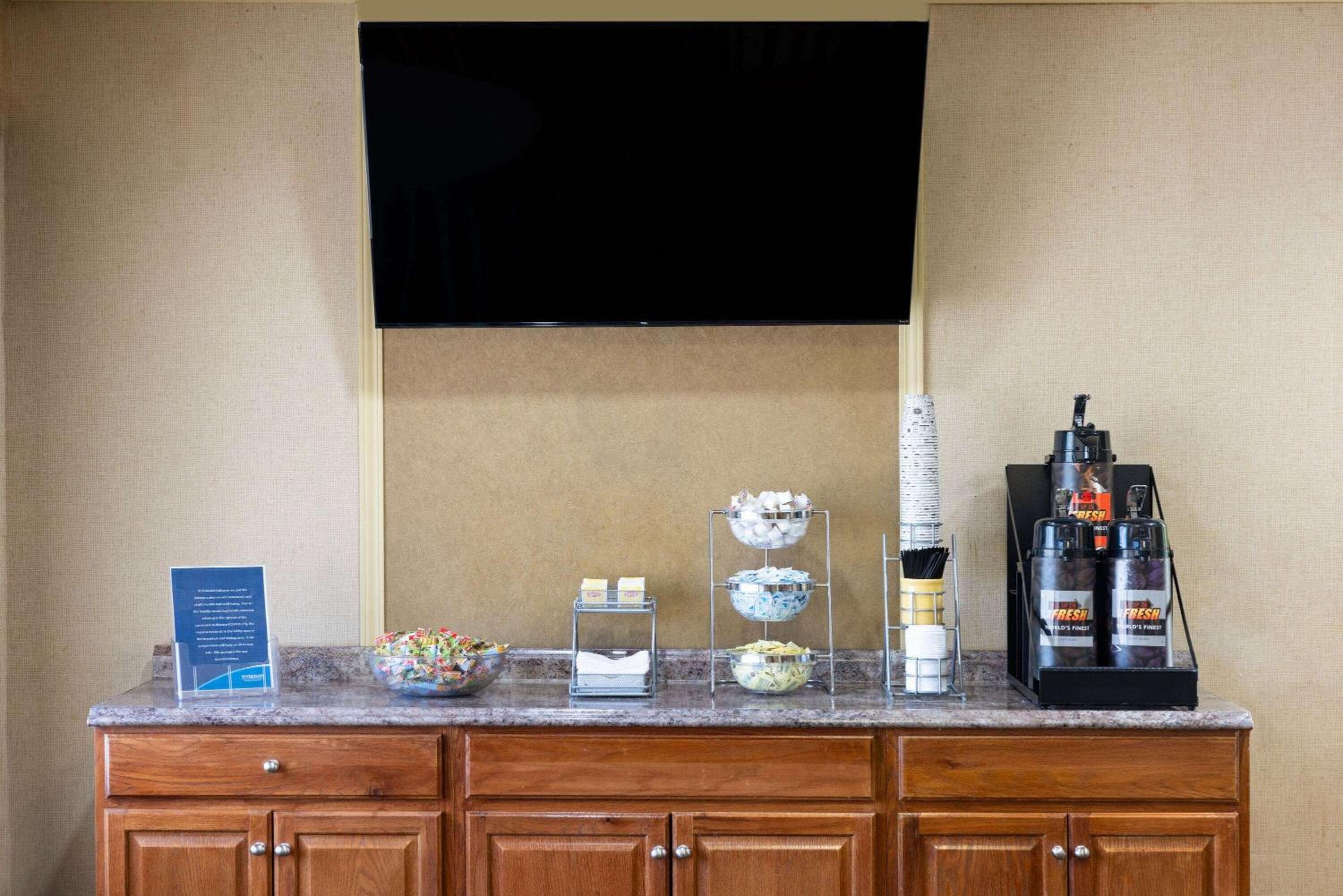 Howard Johnson by Wyndham Galloway Atlantic City Area