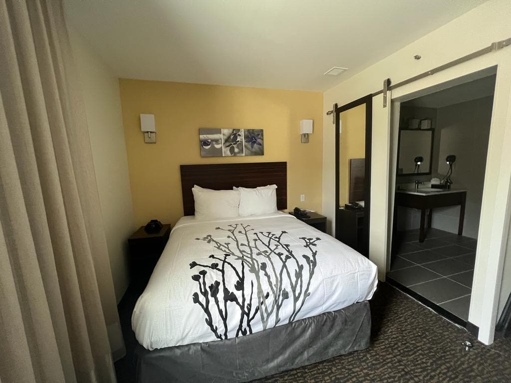 Red Roof Plus 3rd Avenue Brooklyn