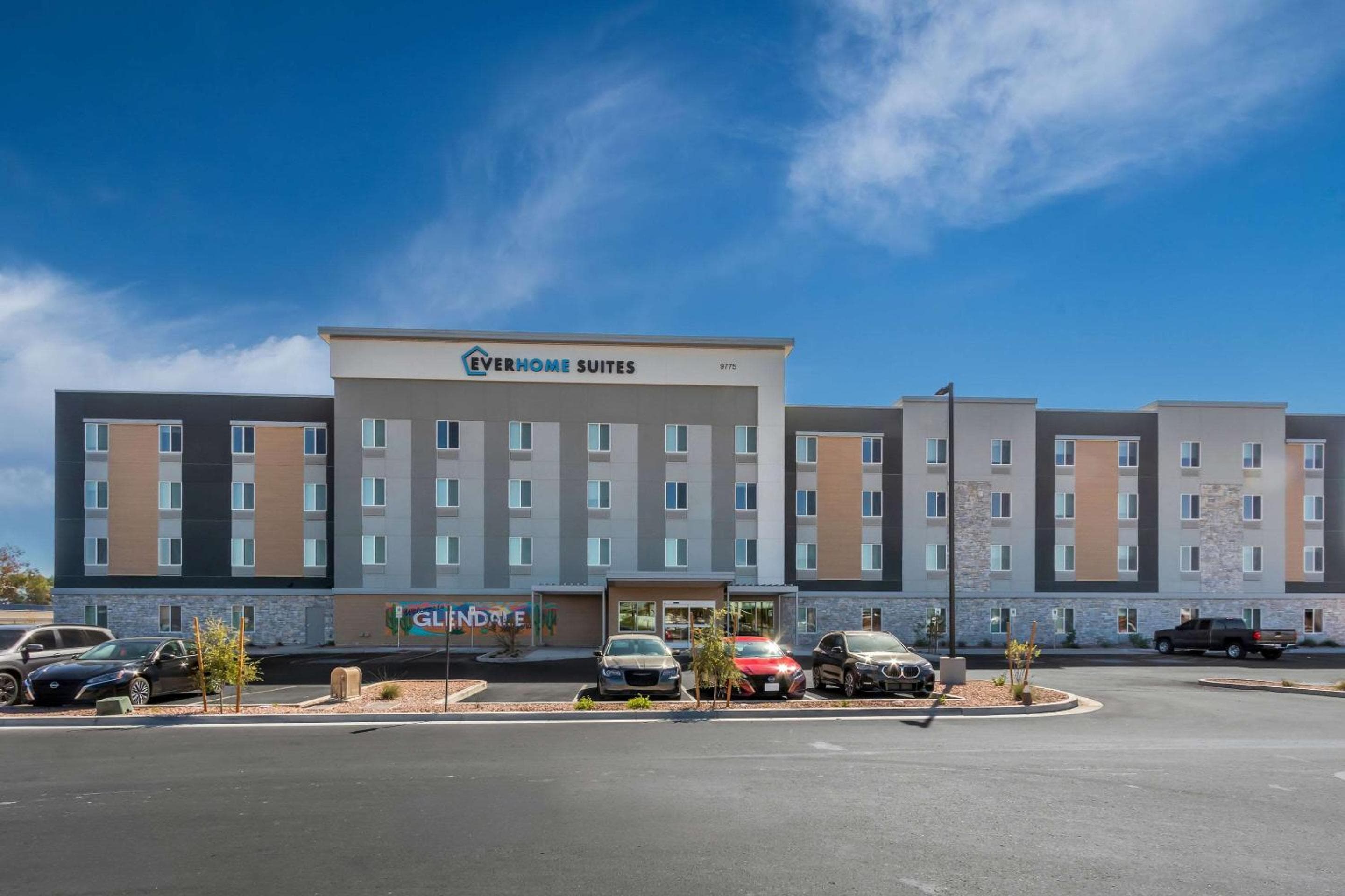 Everhome Suites Glendale Sports Entertainment District