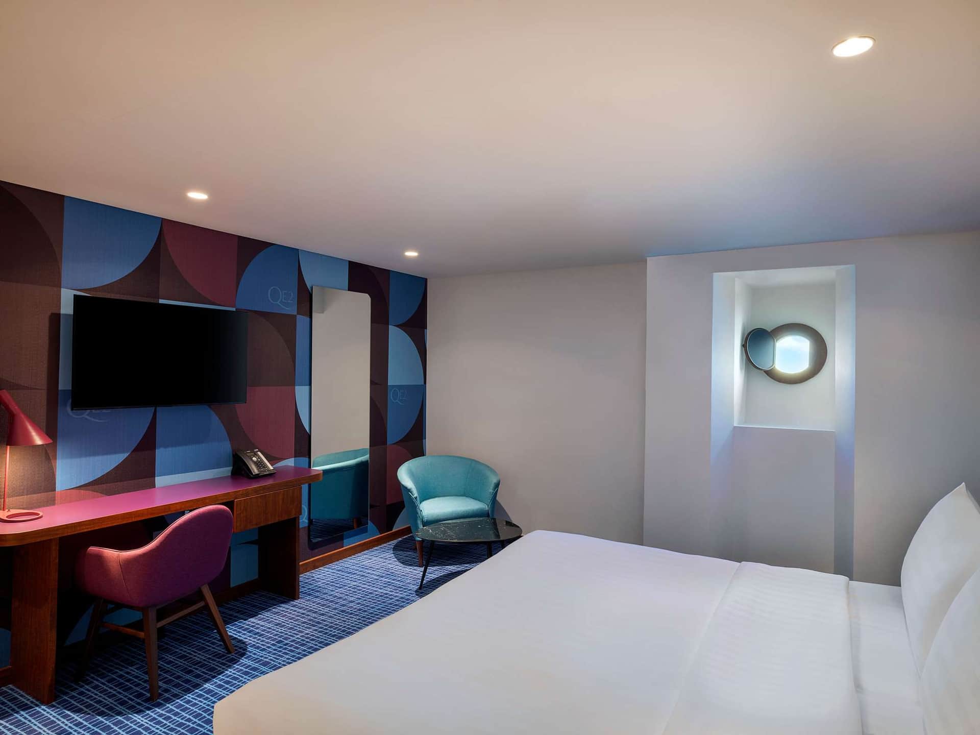 Queen Elizabeth 2