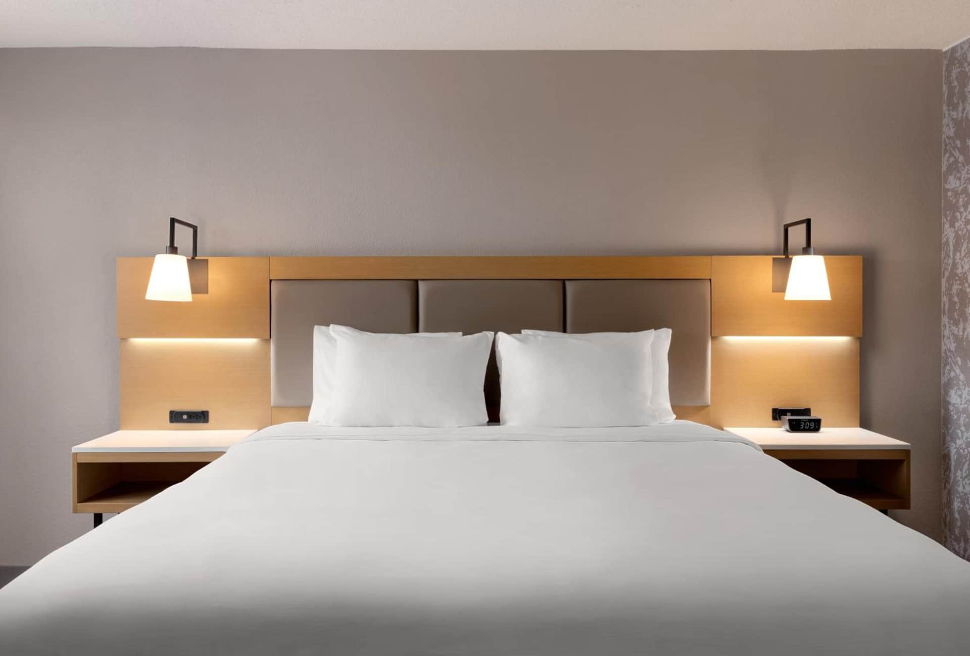 Holiday Inn Philadelphia Arpt-Stadium Area by IHG