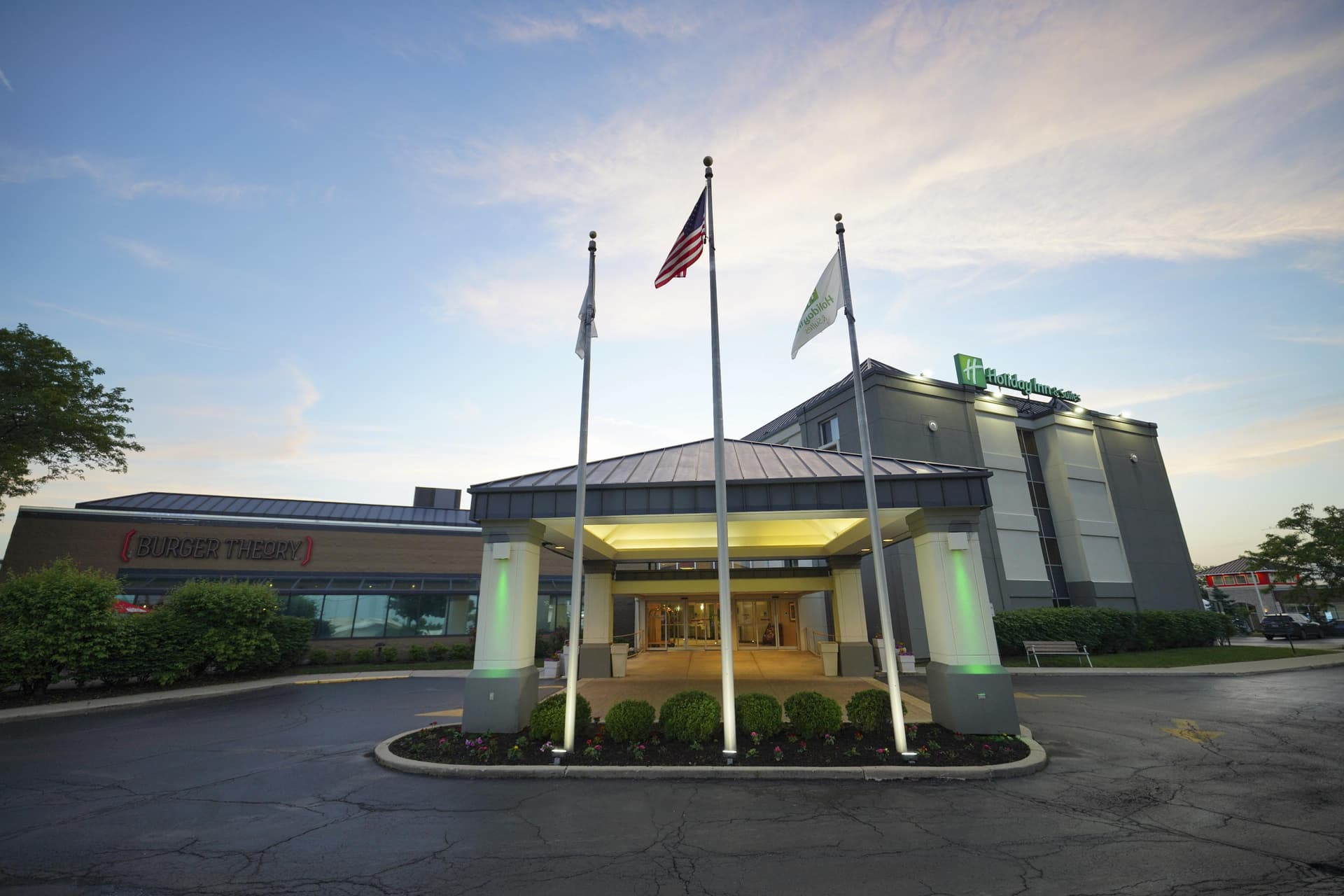 Holiday Inn & Suites Chicago-Carol Stream Wheaton, an IHG Hotel