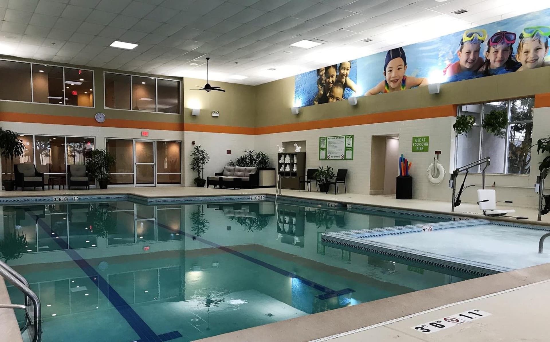 Holiday Inn & Suites Chicago-Carol Stream Wheaton, an IHG Hotel