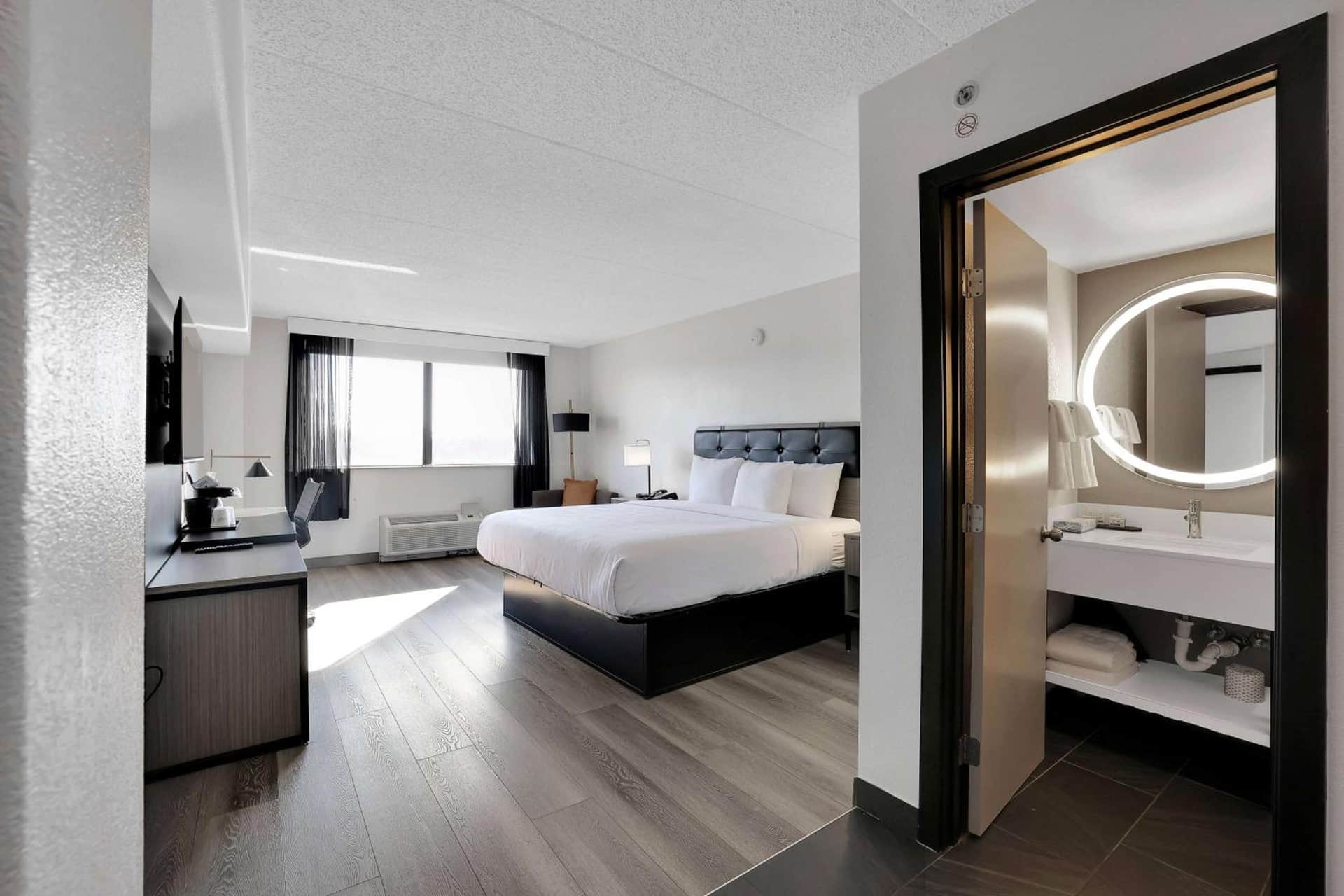 Holiday Inn Express & Suites Washington DC - NoMa
