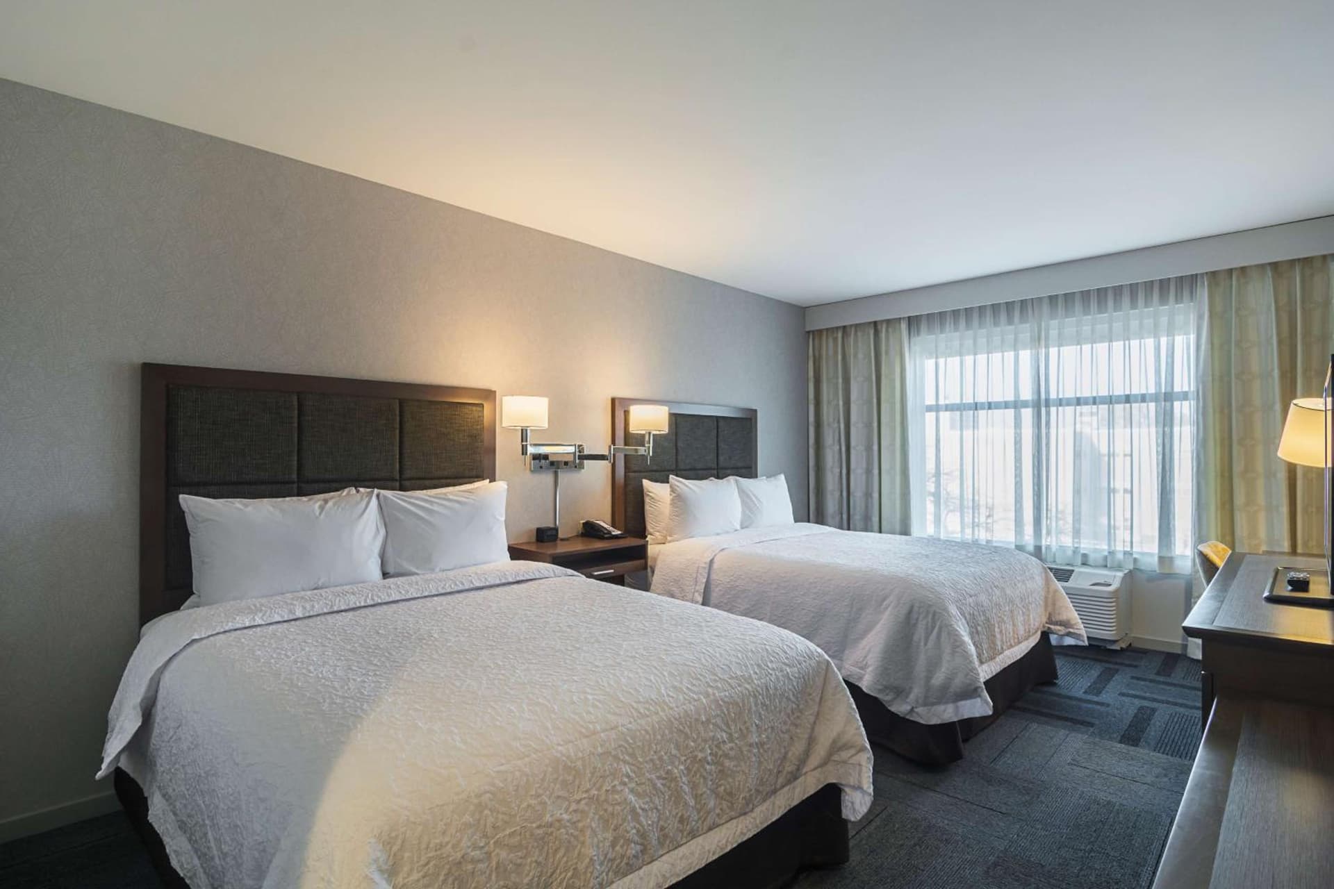 Hampton Inn Chicago North-Loyola Station