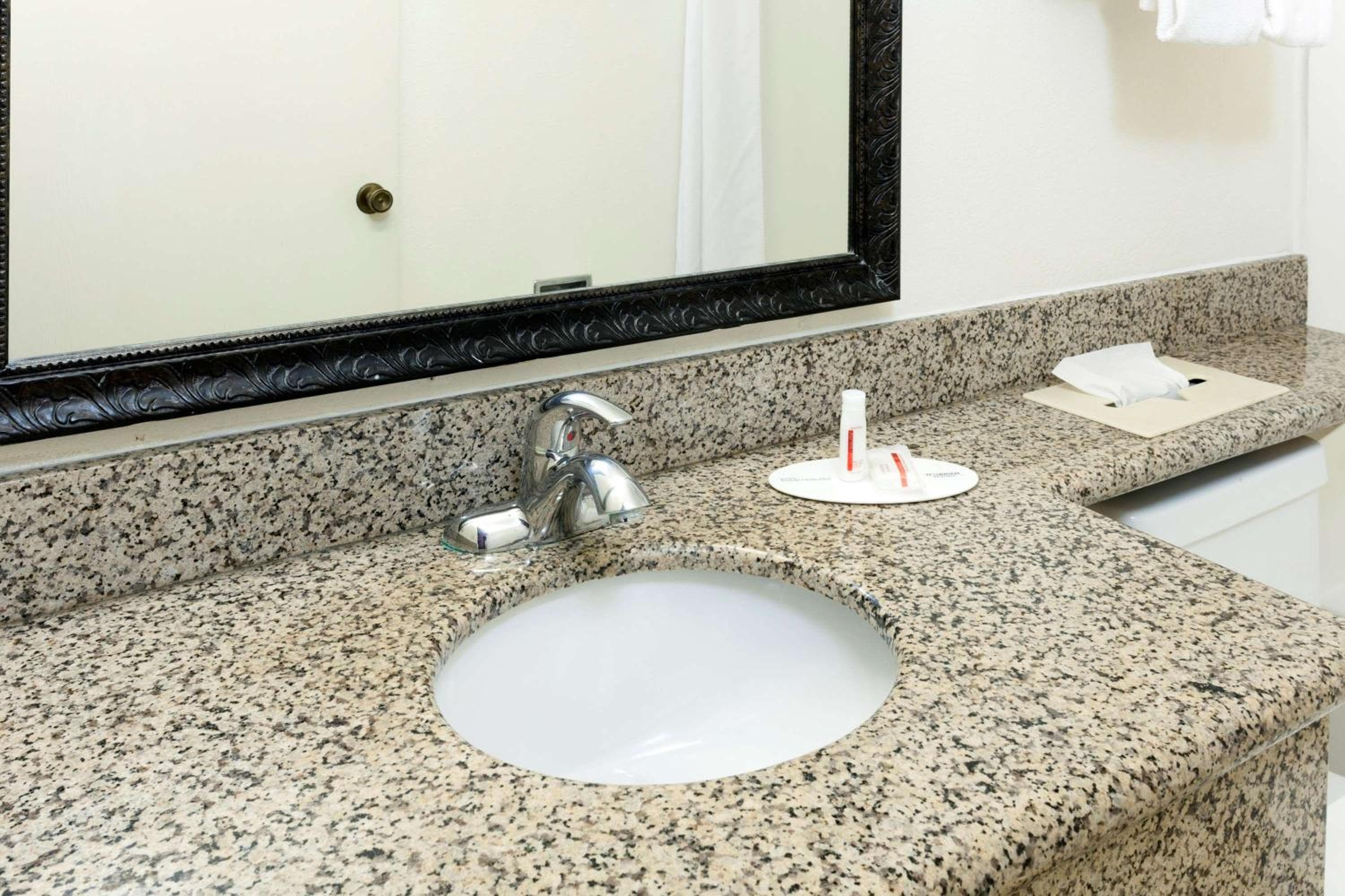 Super 8 by Wyndham San Diego Hotel Circle