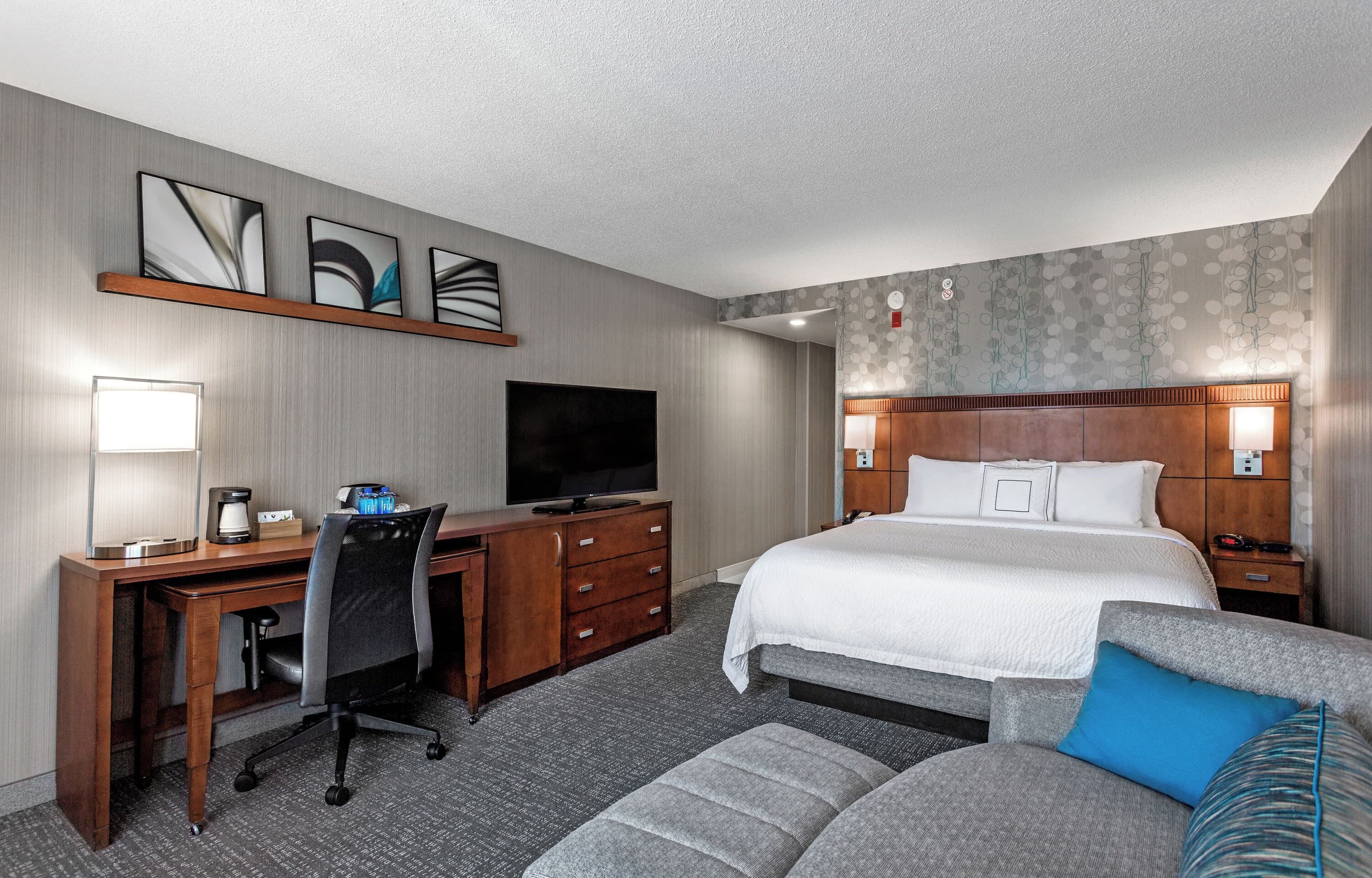 Courtyard by Marriott Easton-Columbus