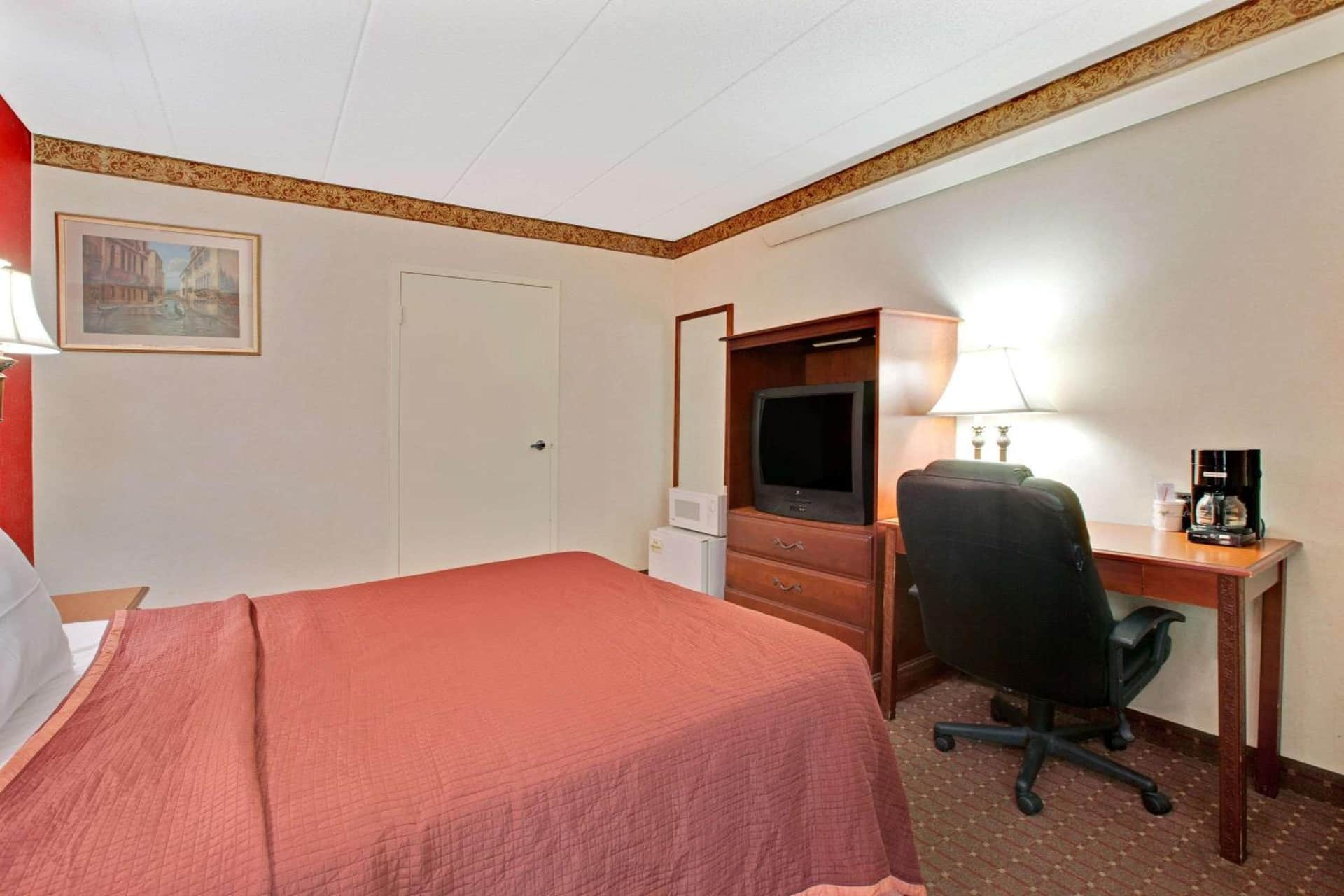 Travelodge by Wyndham Parsippany