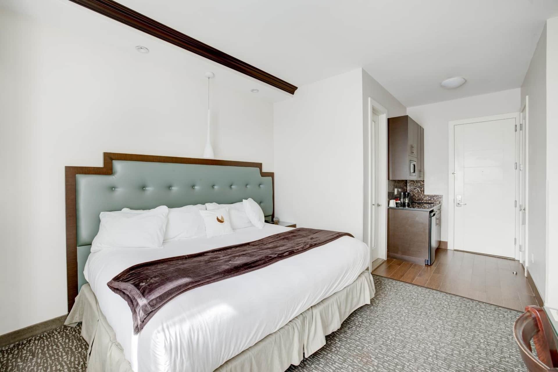 Aura Hotel Brooklyn