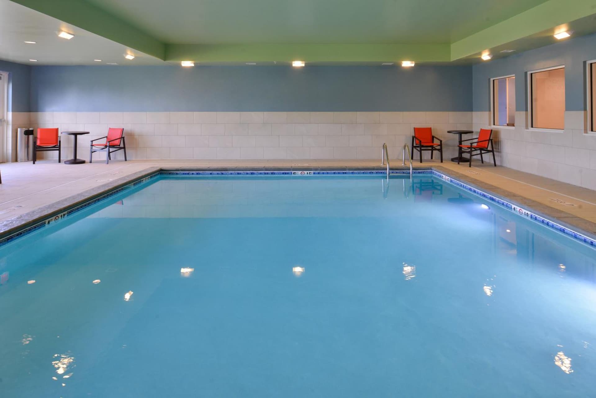 Holiday Inn Express & Suites - Mall of America - MSP Airport