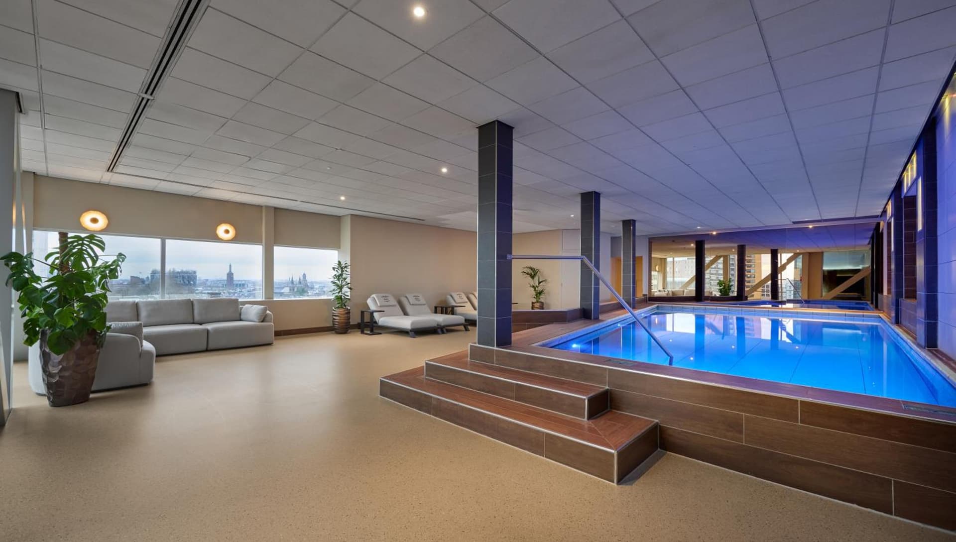 DoubleTree by Hilton Rotterdam Centre
