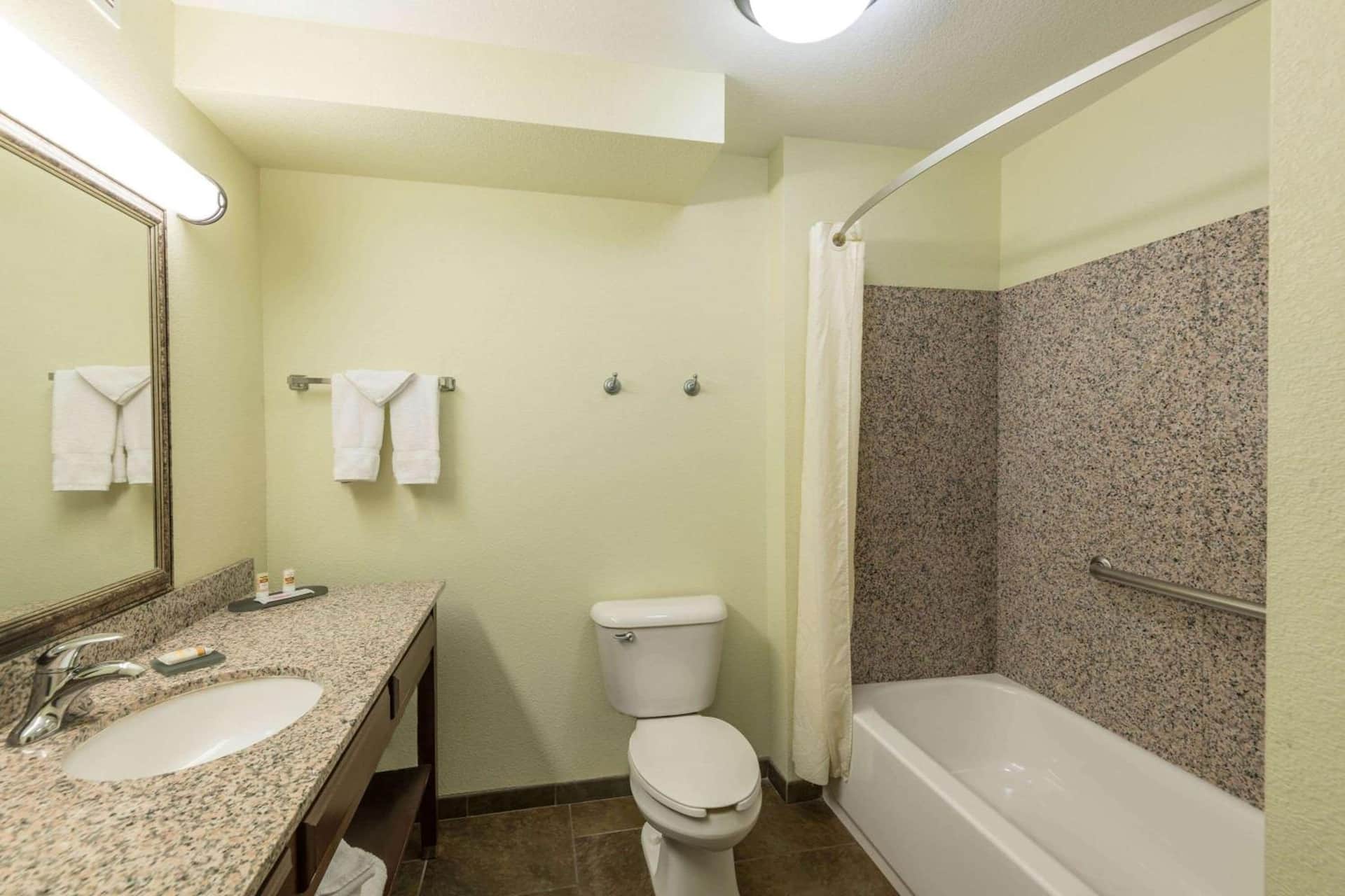 La Quinta Inn & Suites by Wyndham Las Vegas Airport South