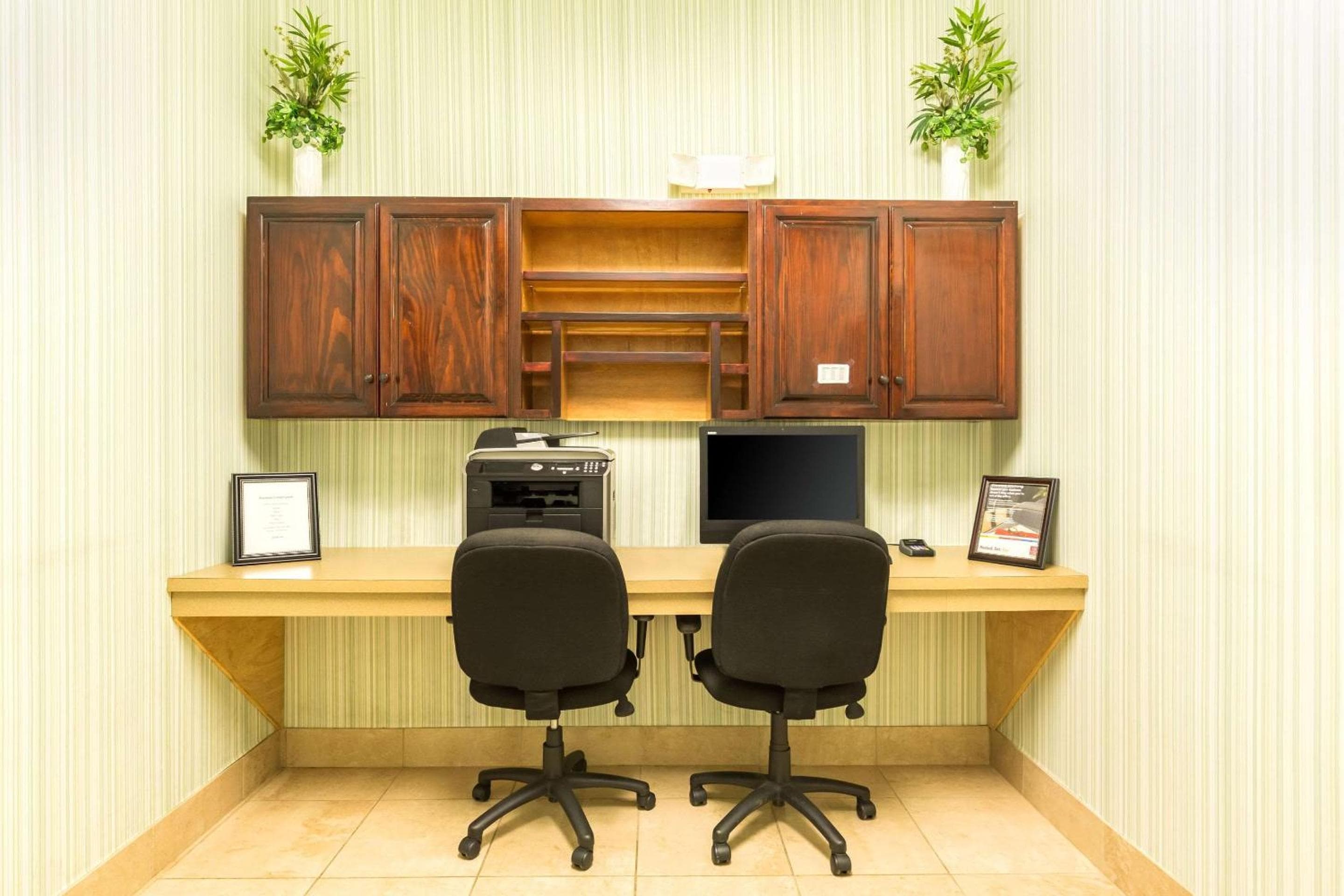 Comfort Suites Beaumont I - 10