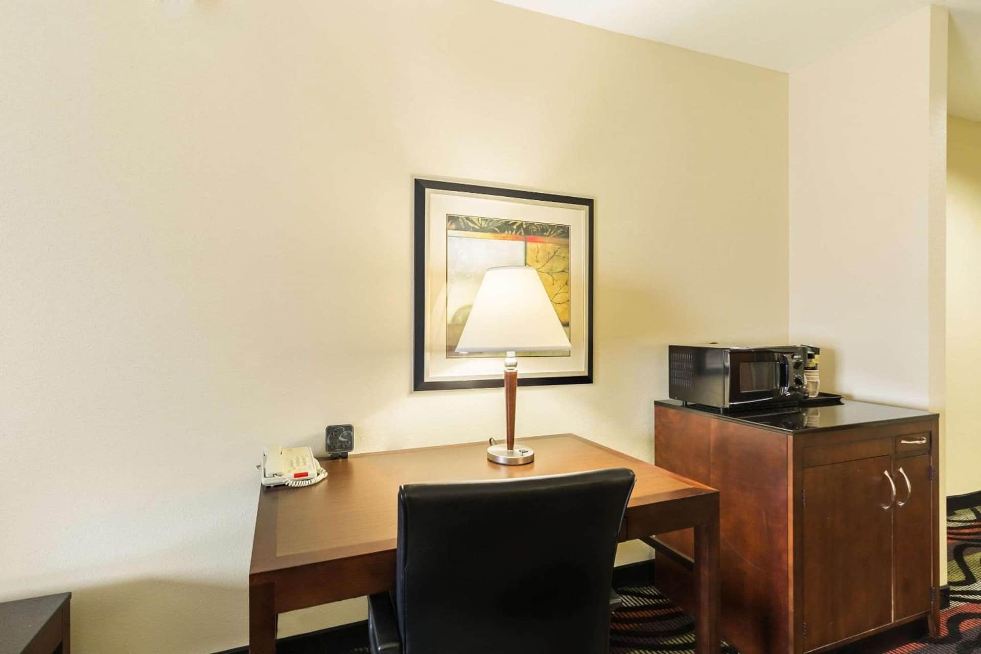 Comfort Suites Beaumont I - 10