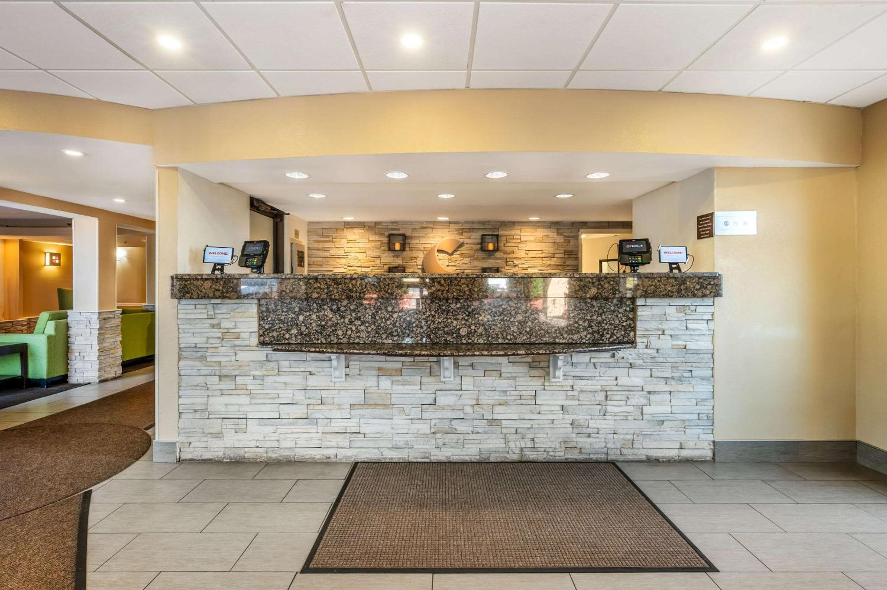 Comfort Inn & Suites East Hartford - Hartford
