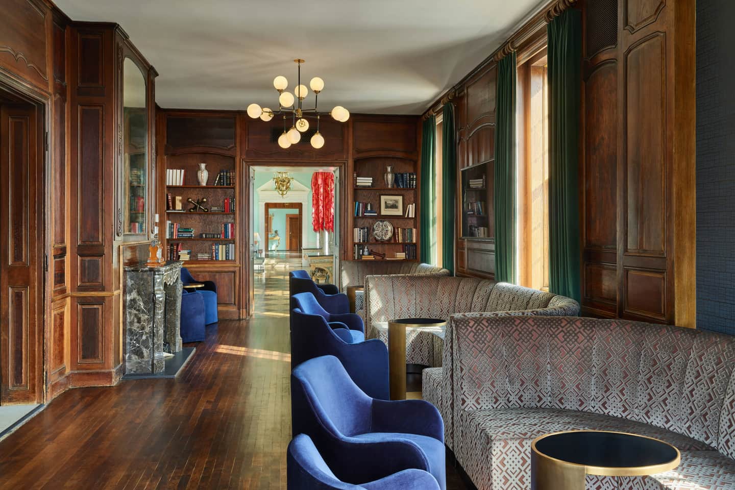 The Stoneleigh, Autograph Collection