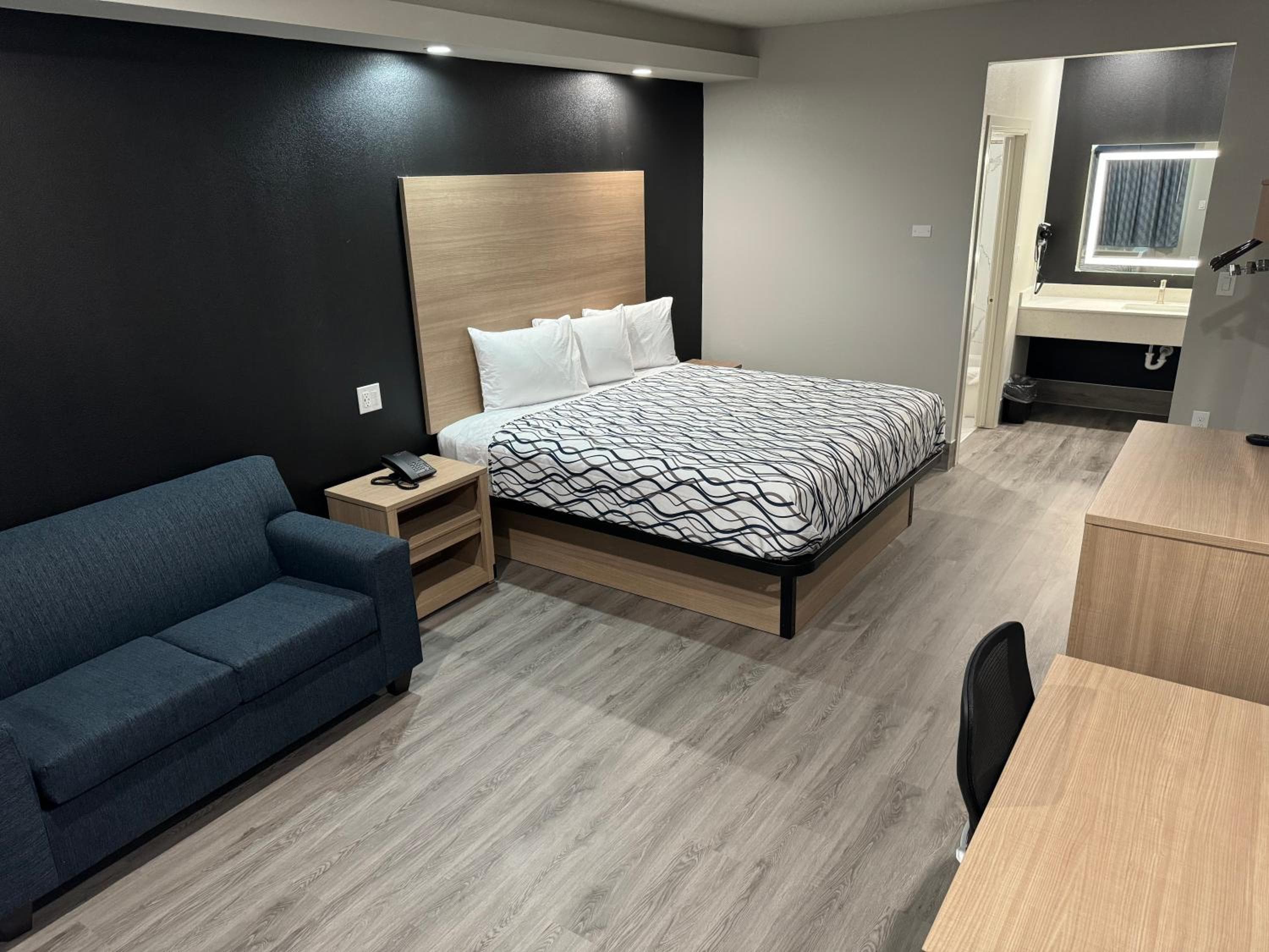 Crystal Inn Gessner - Near Sam Houston Racepark