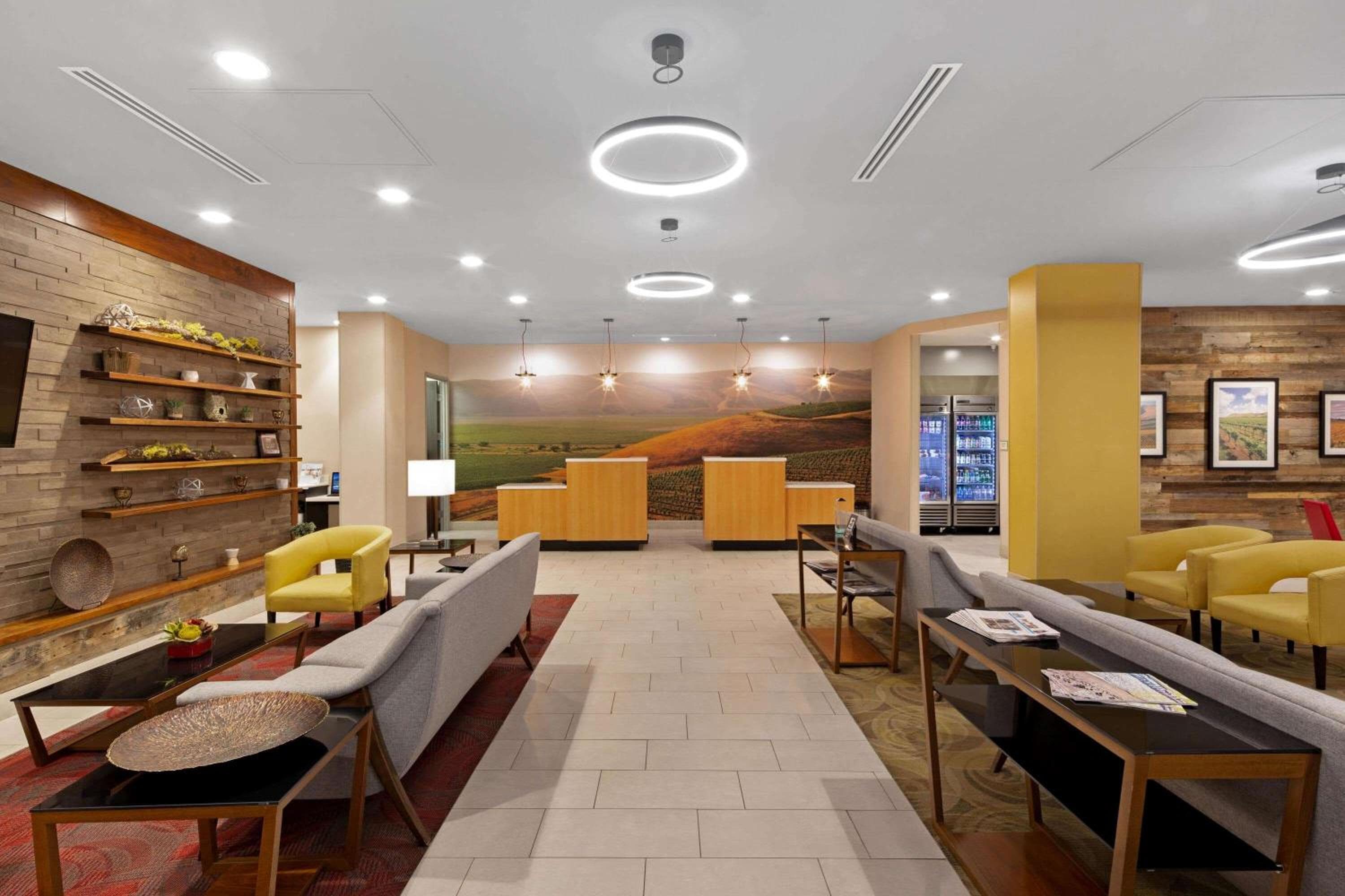 La Quinta Inn & Suites by Wyndham Morgan Hill-San Jose South