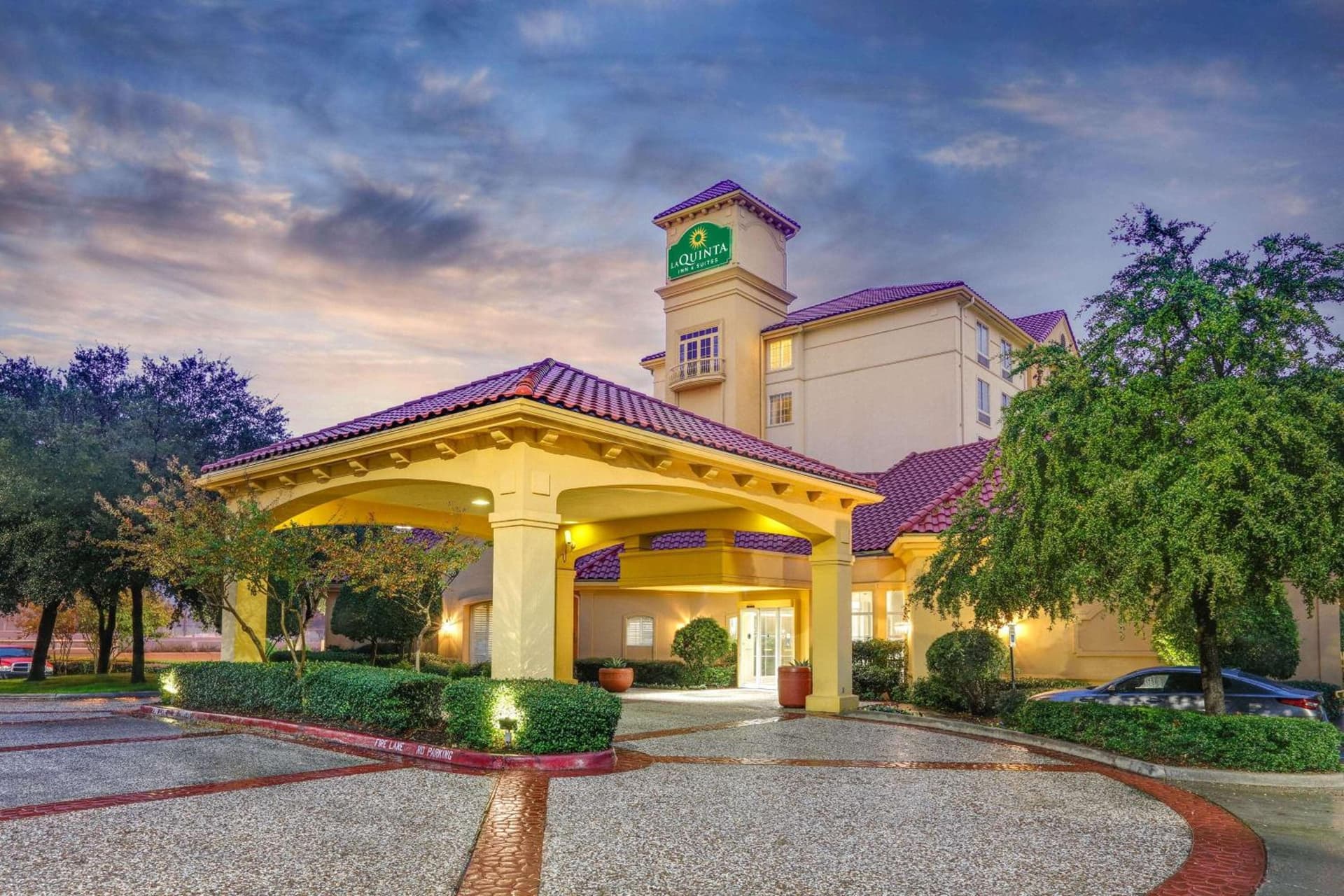 LaQuinta By Wyndham Dallas Arlington South