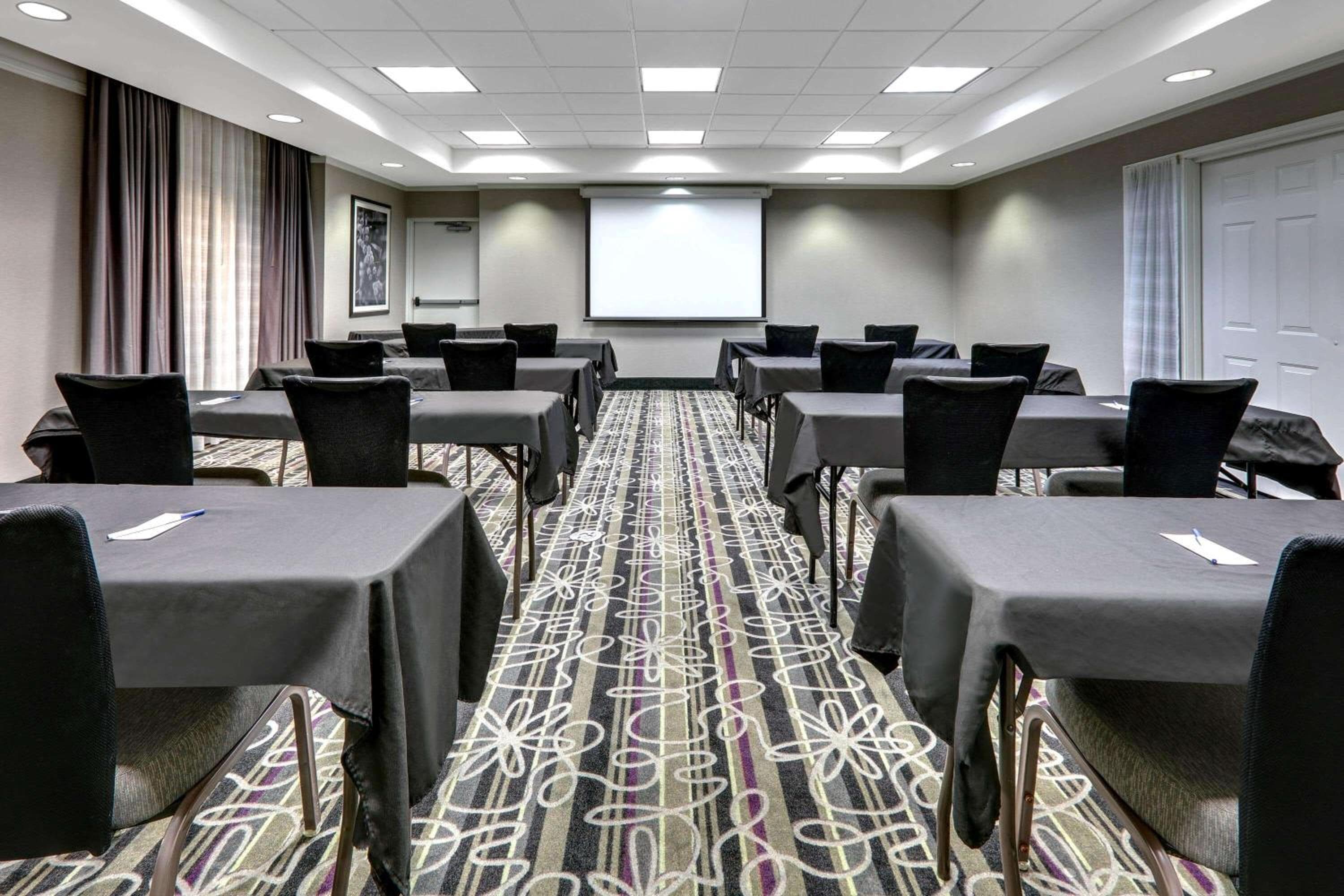 LaQuinta By Wyndham Dallas Arlington South