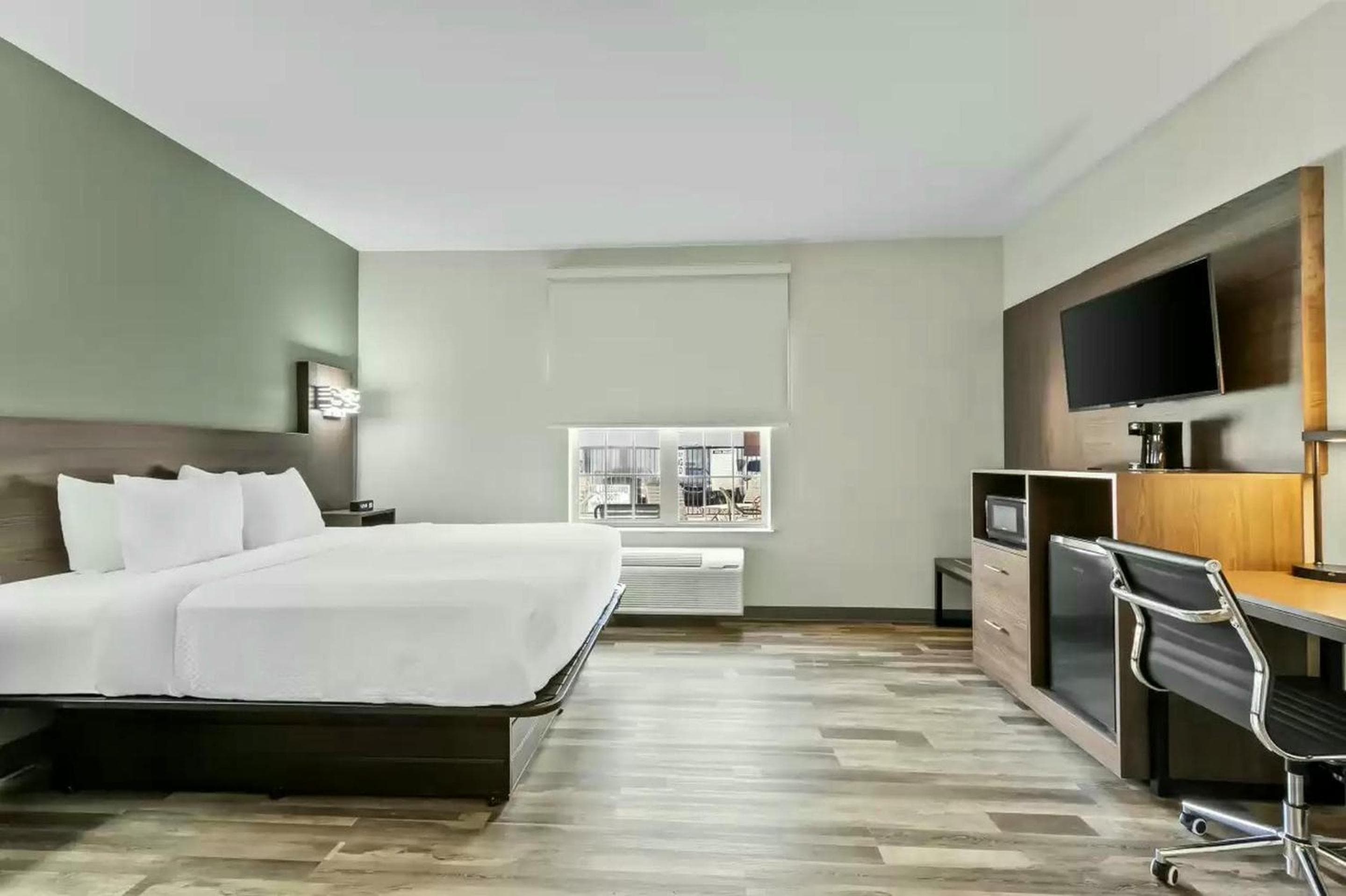 Quality Inn & Suites Columbia Harbison