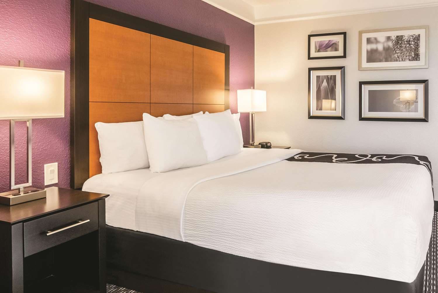 La Quinta Inn & Suites by Wyndham Orlando Airport