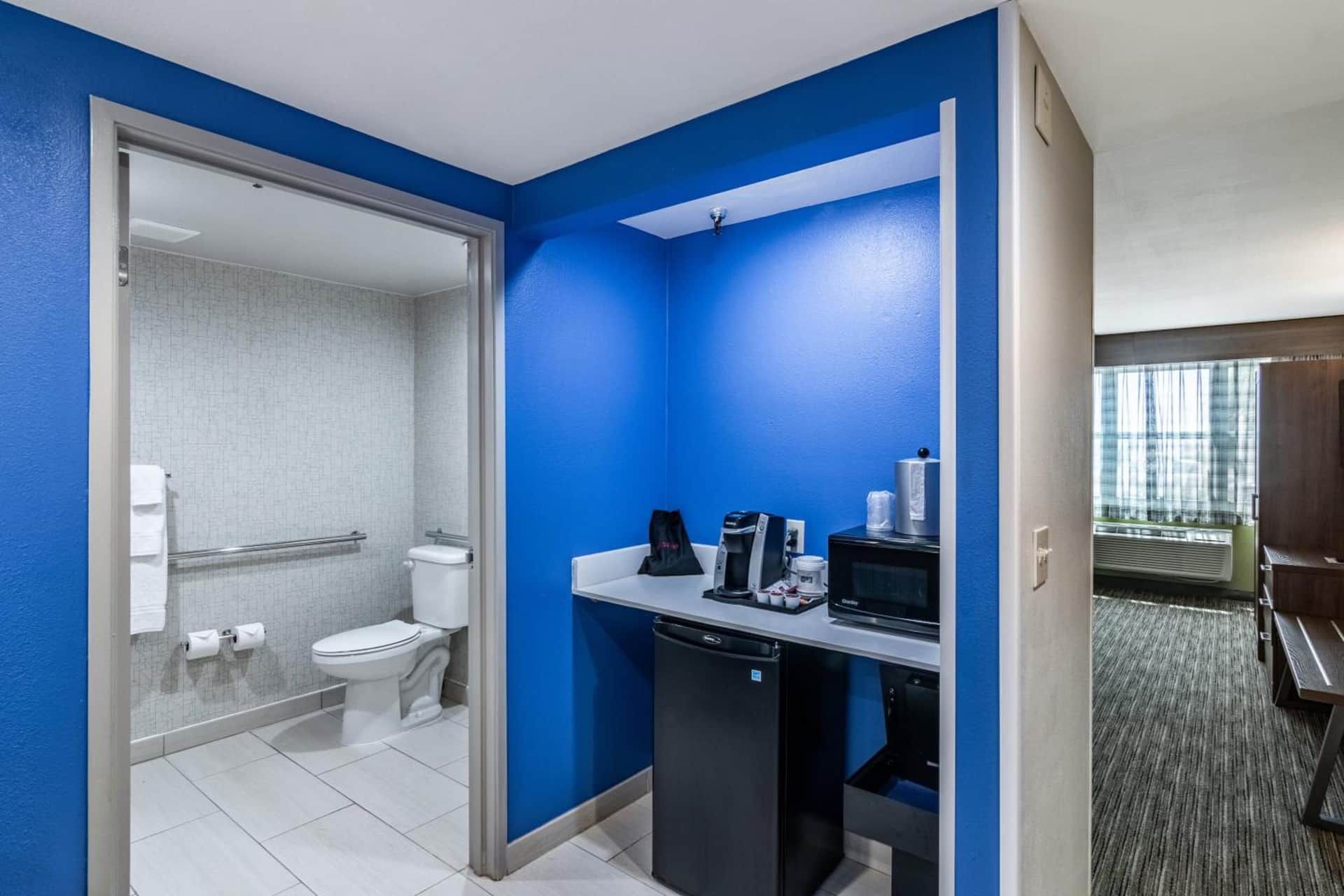 Holiday Inn Express & Suites - Camarillo