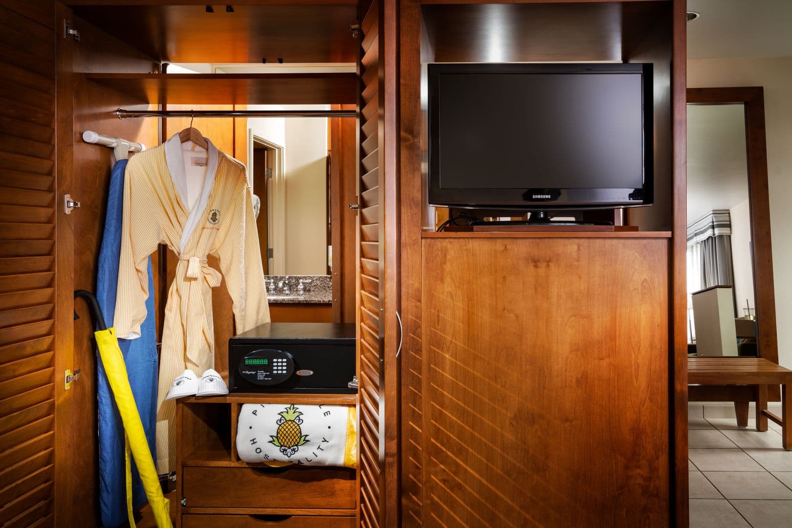 Staypineapple, Watertown, University District Seattle