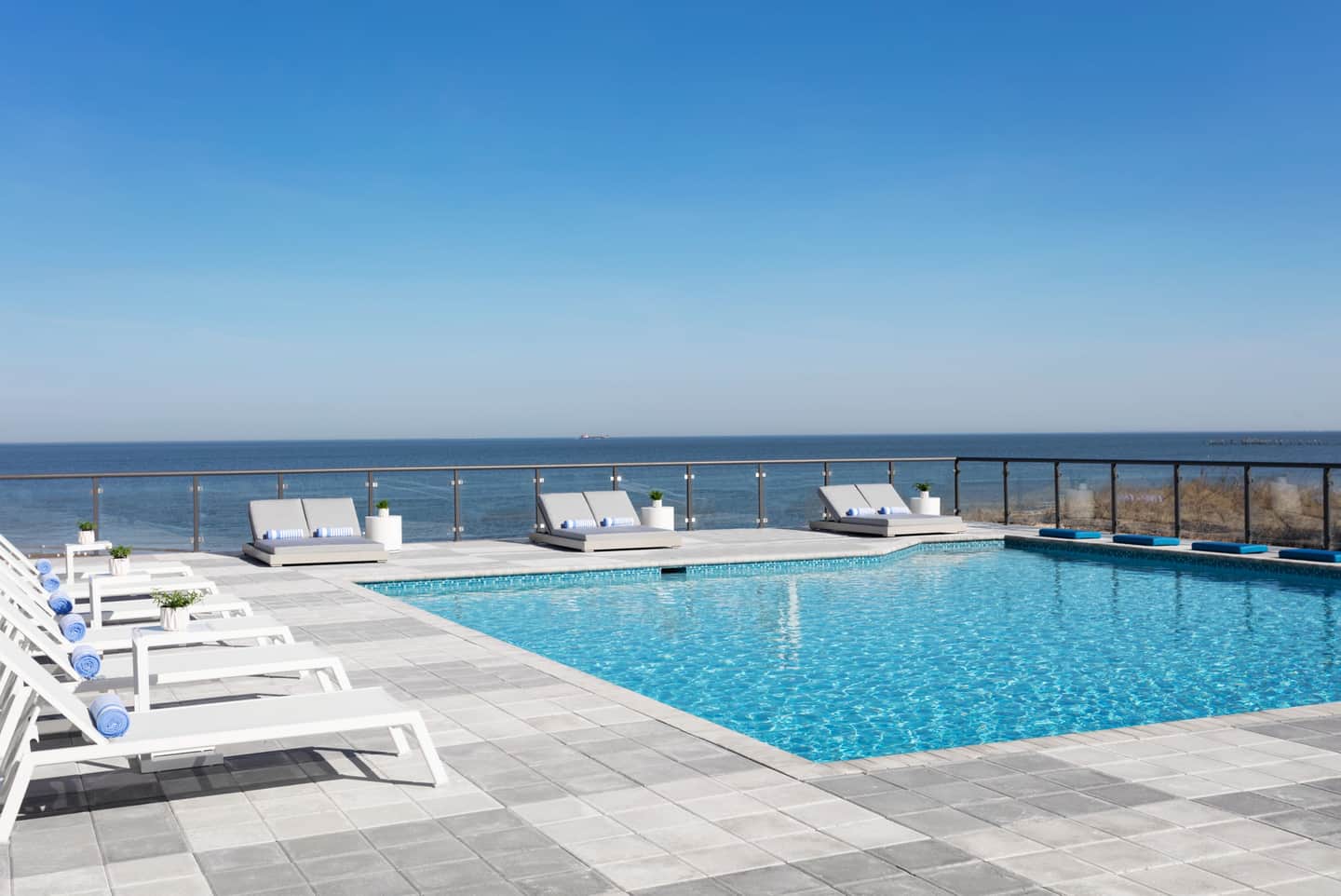 Delta Hotels by Marriott Virginia Beach Waterfront Suites