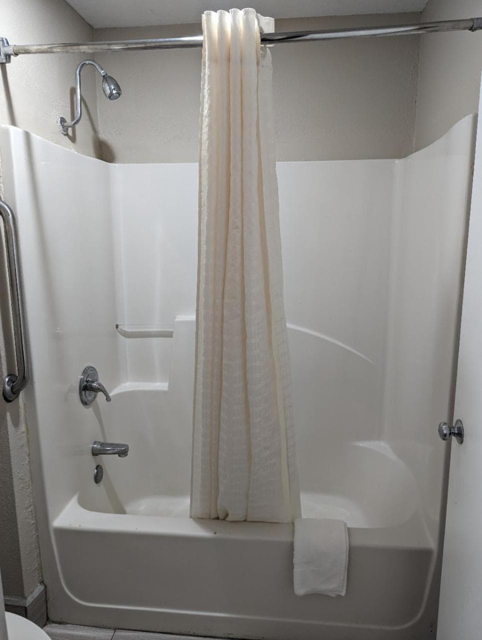 Howard Johnson by Wyndham Chattanooga Lookout Mountain I-24
