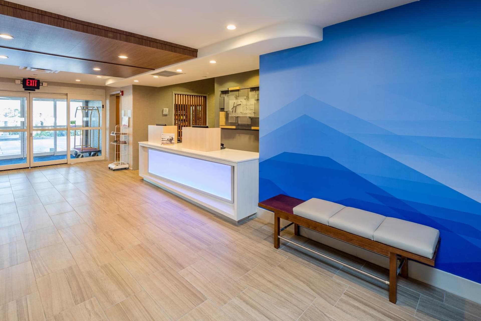 Holiday Inn Express & Suites Modesto