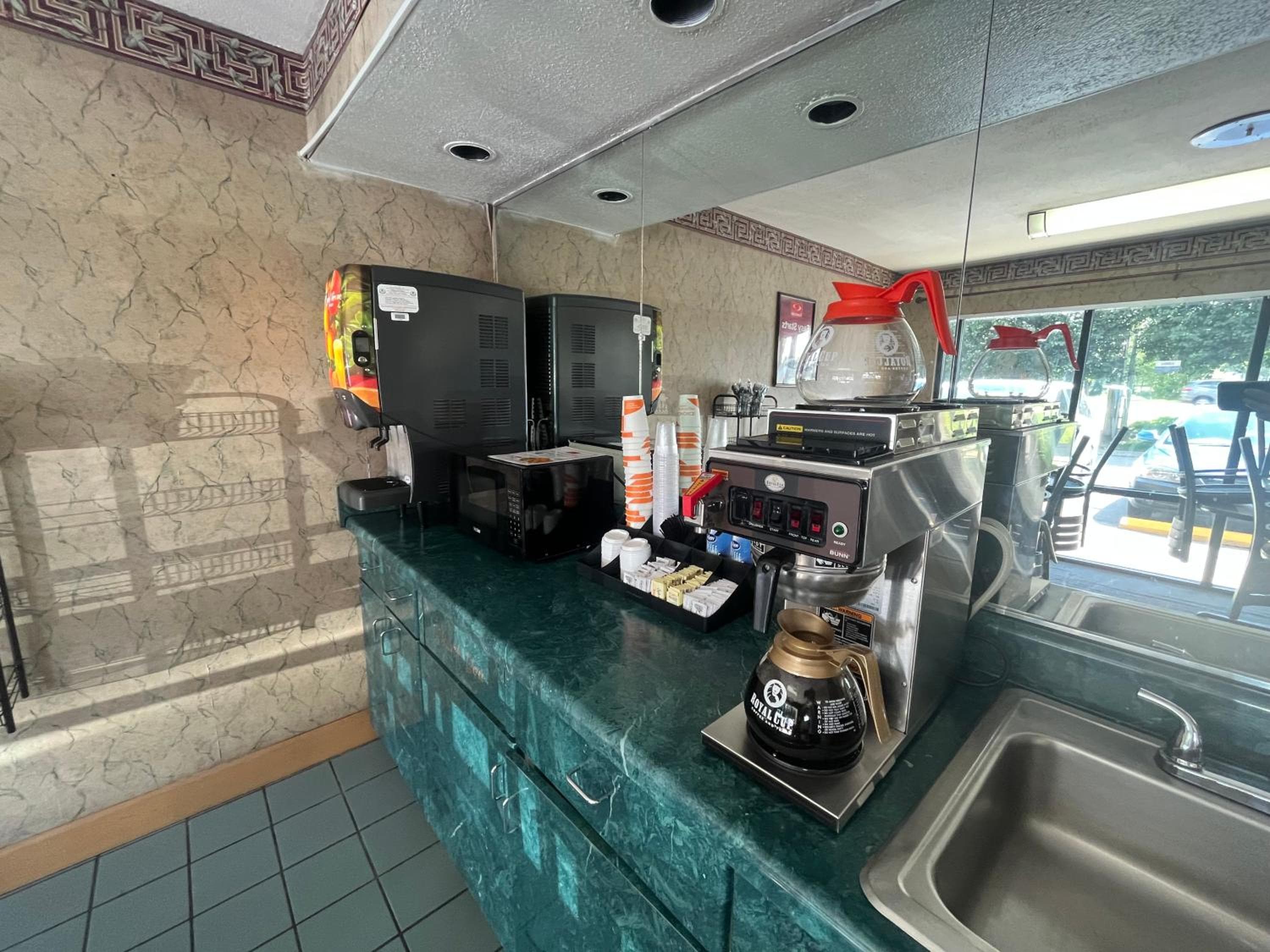 Econo Lodge Inn & Suites Murfreesboro Shopping District