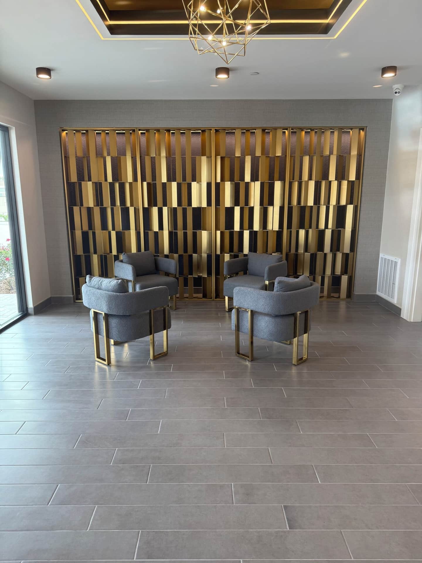 Palace Inn Blue 290 W 43rd & Bingle Rd