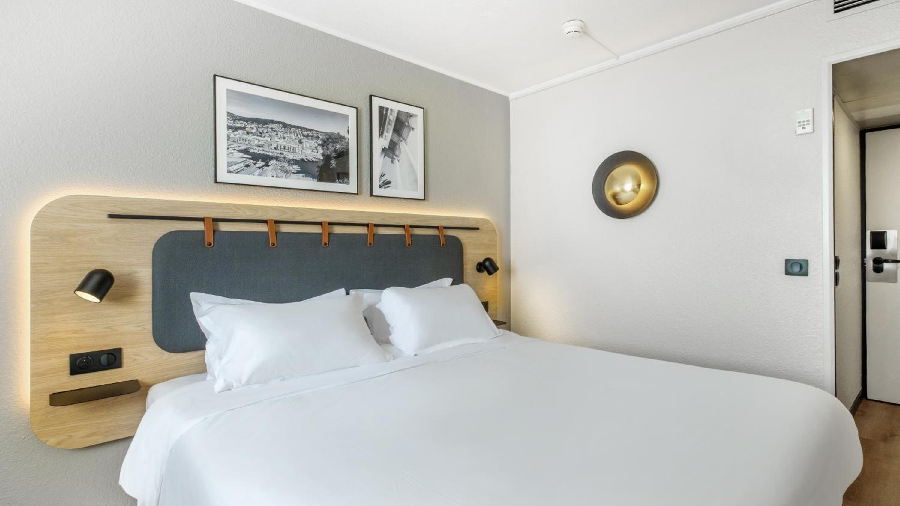 CAMPANILE PRIME NICE AEROPORT