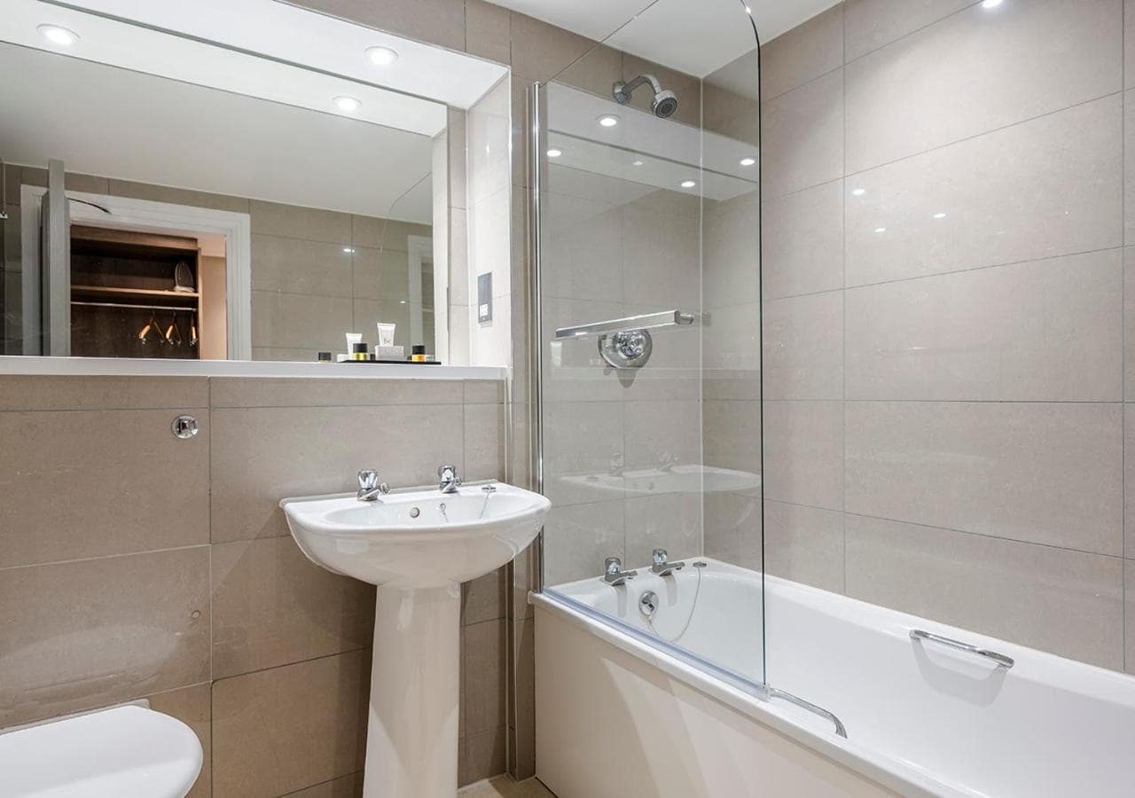 Hogs Back Hotel & Spa Nr Farnham