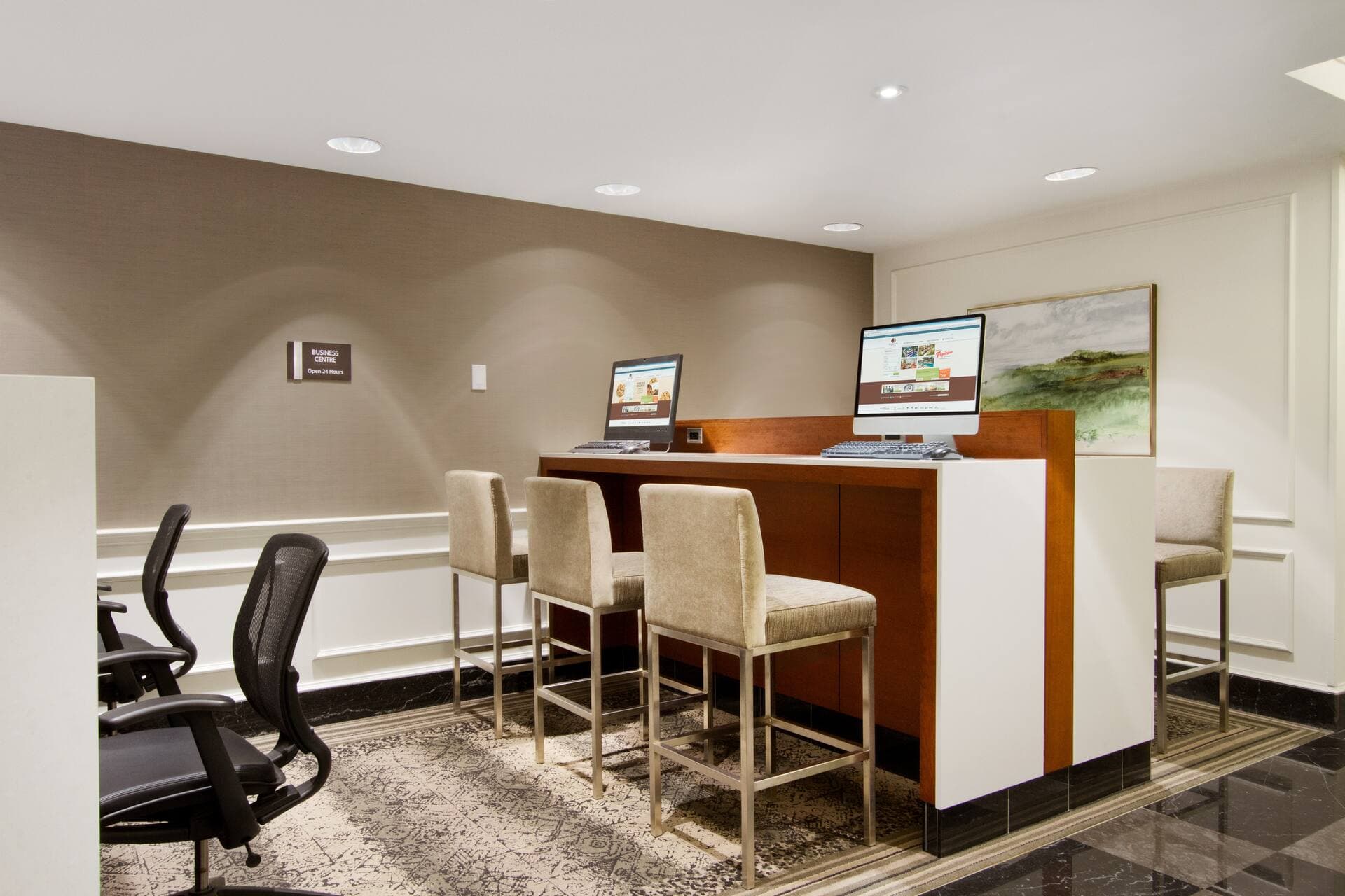 DoubleTree by Hilton Toronto Downtown