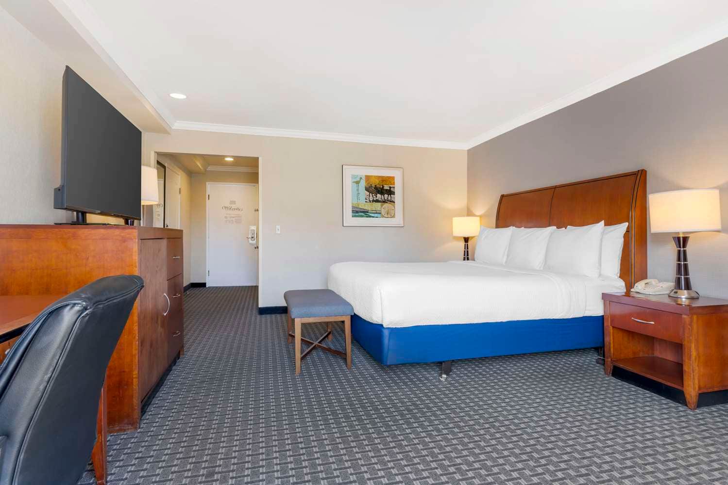 Best Western Plus Marina Shores Hotel