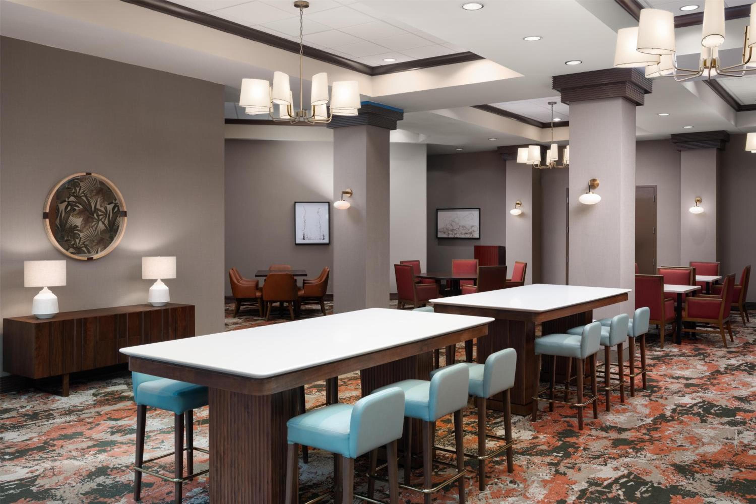 Embassy Suites by Hilton Charleston Airport Hotel & Convention Center