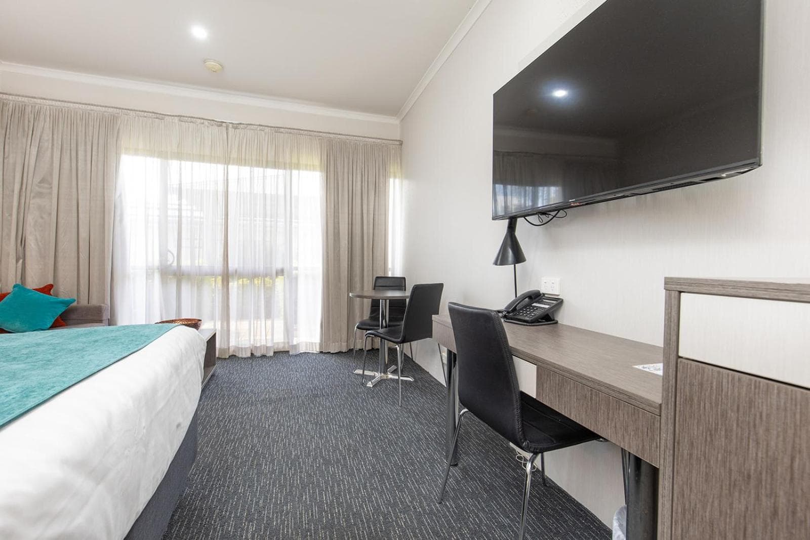 Comfort Inn Deakin Palms