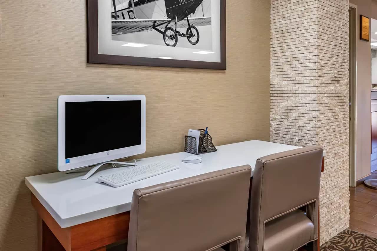 Comfort Inn & Suites Dayton Northwest - Englewood