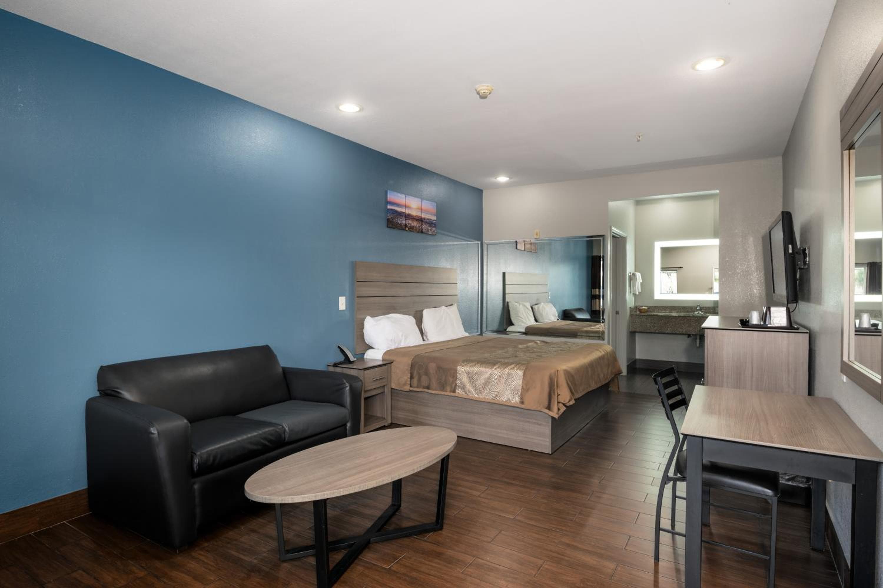 Moonlight Suites - Houston/George Bush Int'l Airport