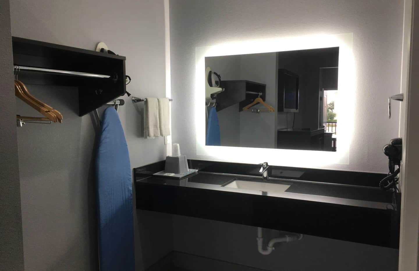 Platinum Inn and Suites
