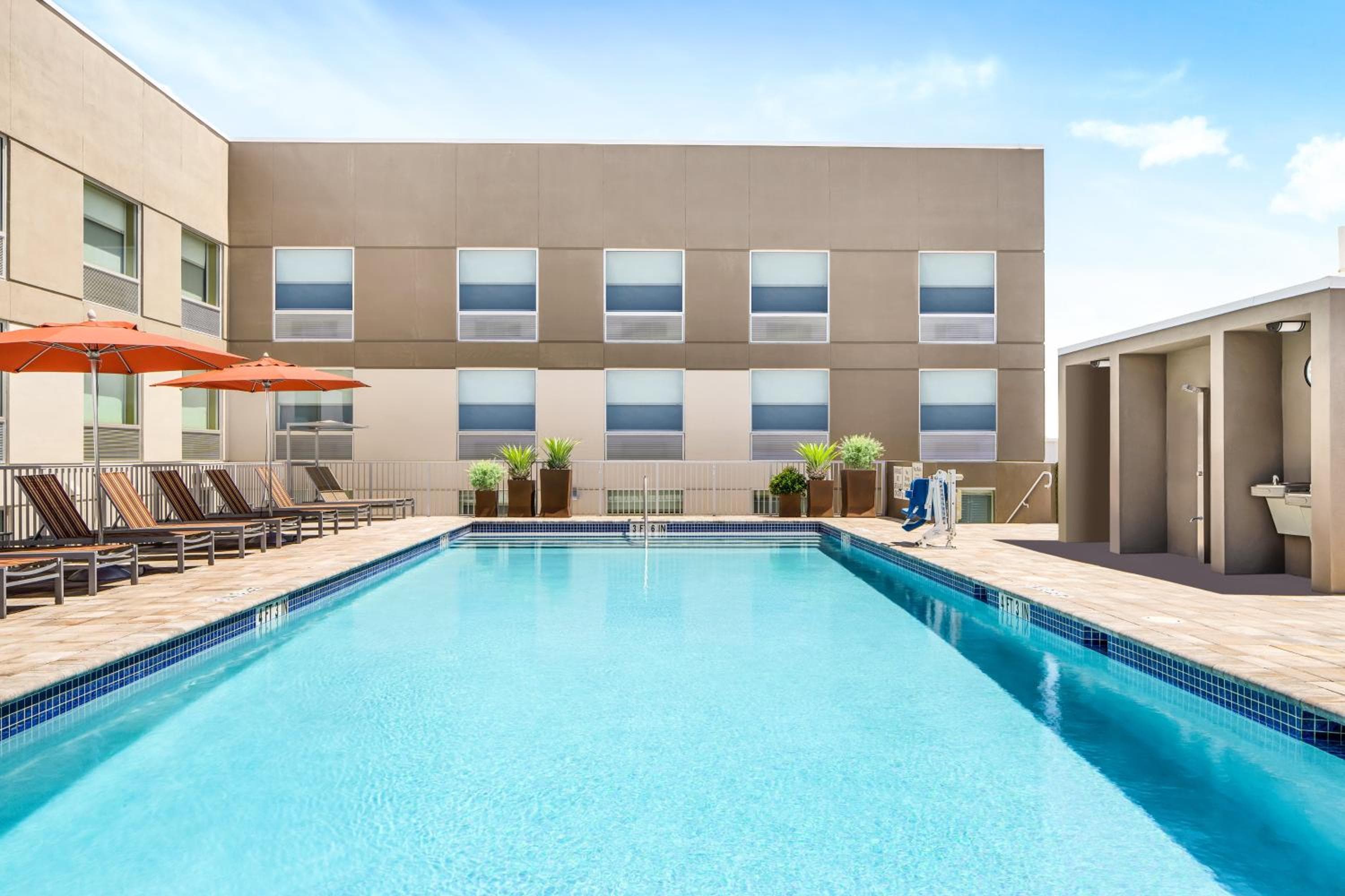 Holiday Inn Express Fort Lauderdale Cruise Airport