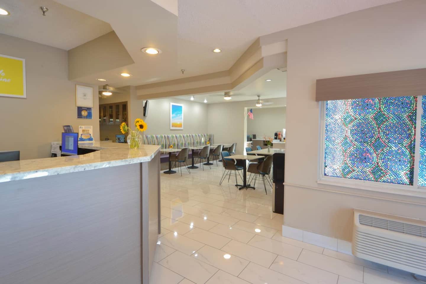 Days Inn & Suites by Wyndham Airport Albuquerque