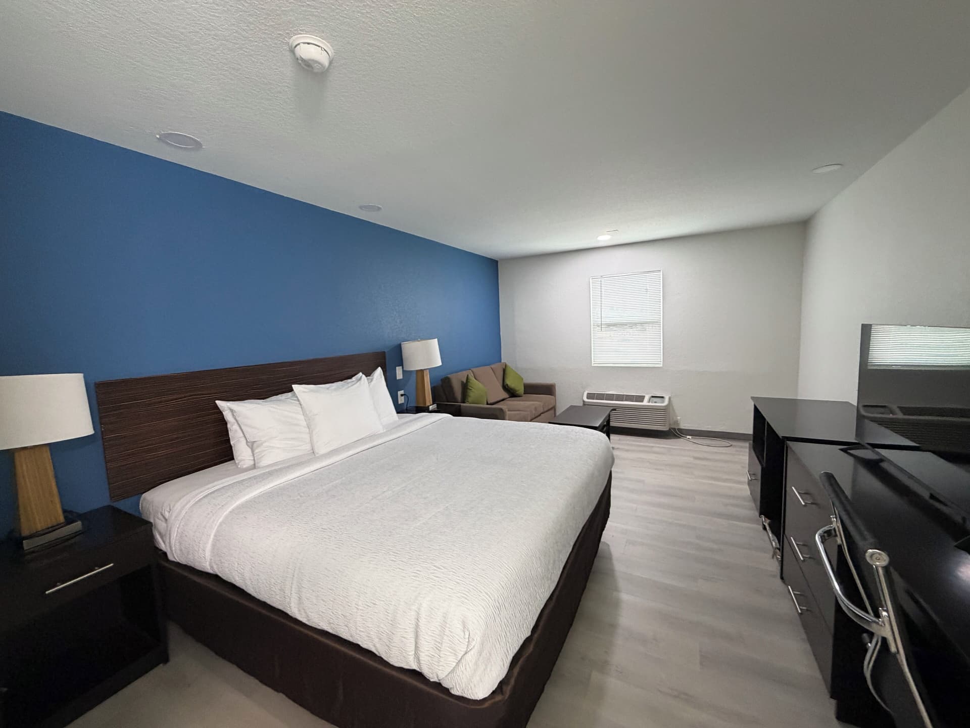 Hallmark Inn & Suites Newly Renovated Rooms San Antonio Northeast