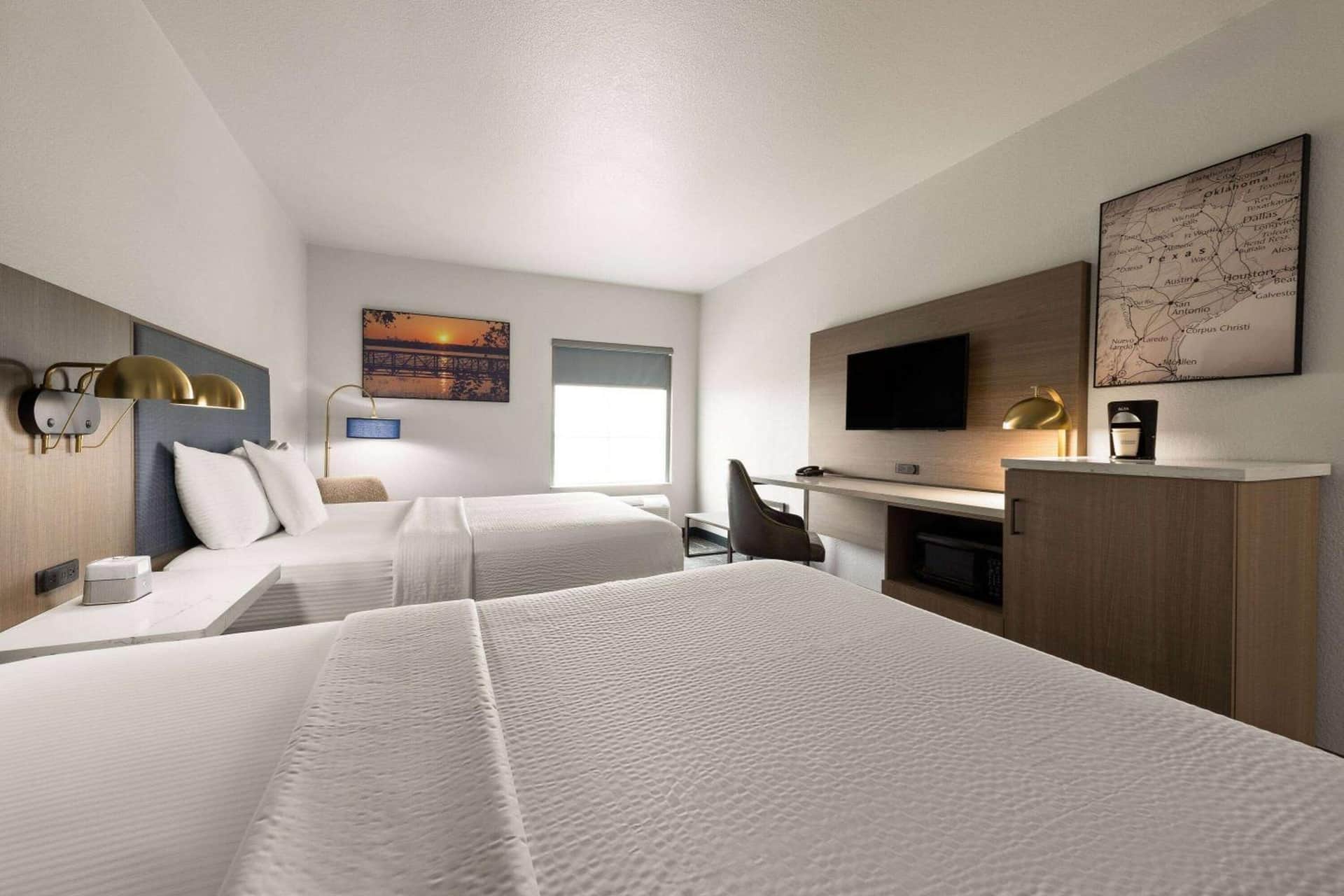 La Quinta Inn & Suites by Wyndham Ft. Worth - Forest Hill TX